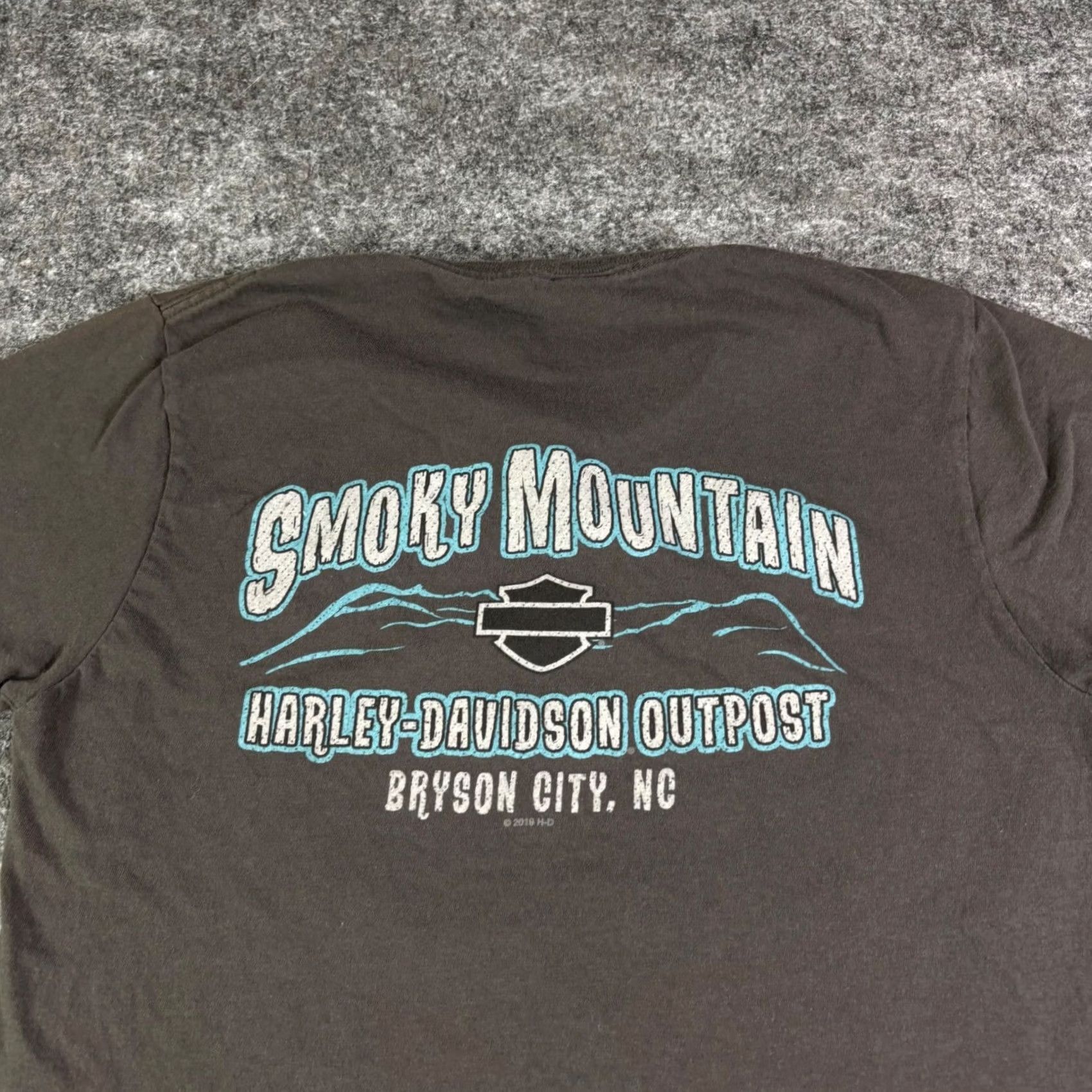 Harley Davidson Harley-Davidson T-Shirt Womens Small Gray Charcoal Smoke Mountain Bear Crew Neck Short Sleeve Jersey 100% Cotton Casual Basic Vintage No Size S / US 4 / IT 40 - 8 Thumbnail