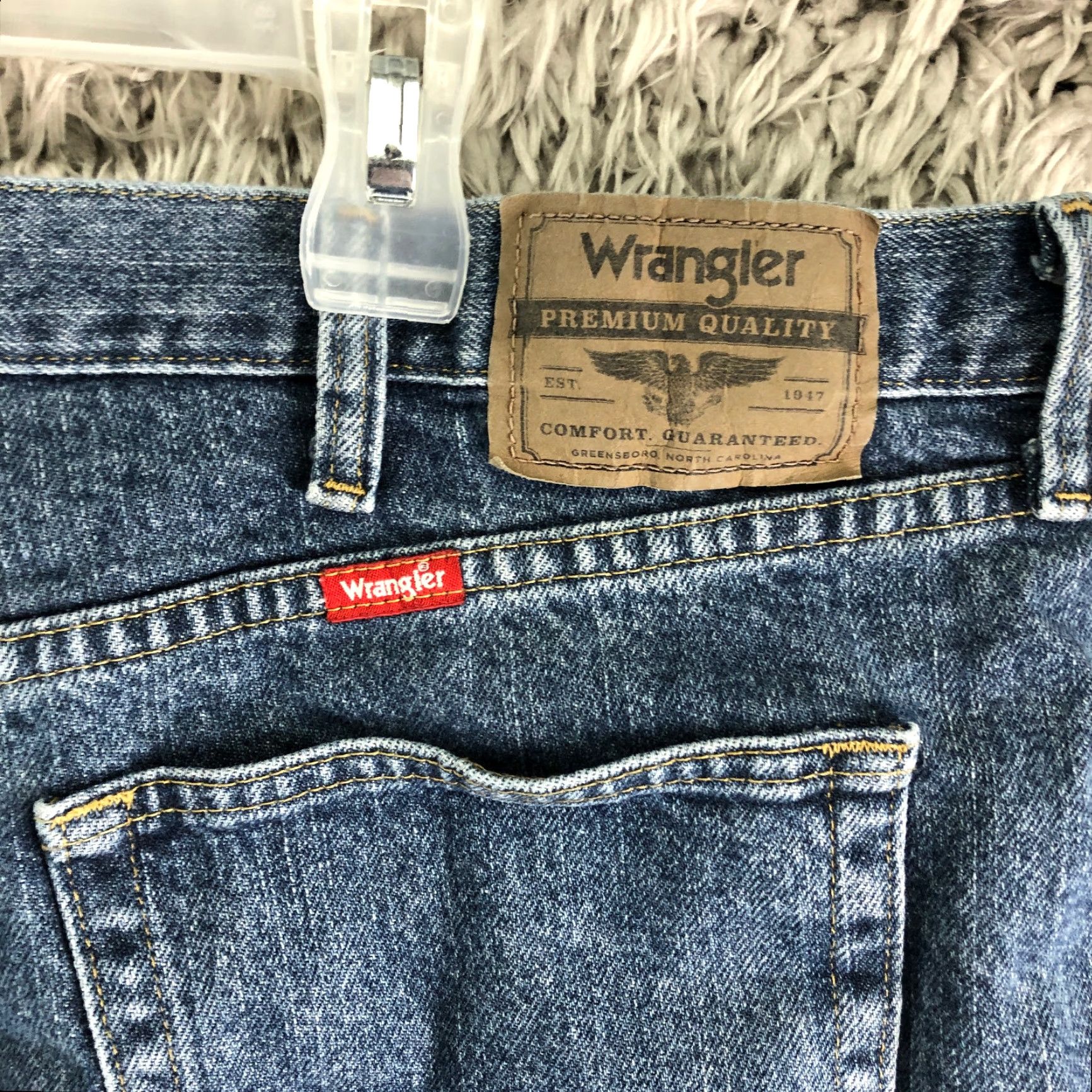 Wrangler Wrangler Jeans Mens 42x32 Mid Rise Straight Leg Denim Blue Medium Wash Regular Size 42x32 Mens Size US 42 / EU 58 - 6 Thumbnail