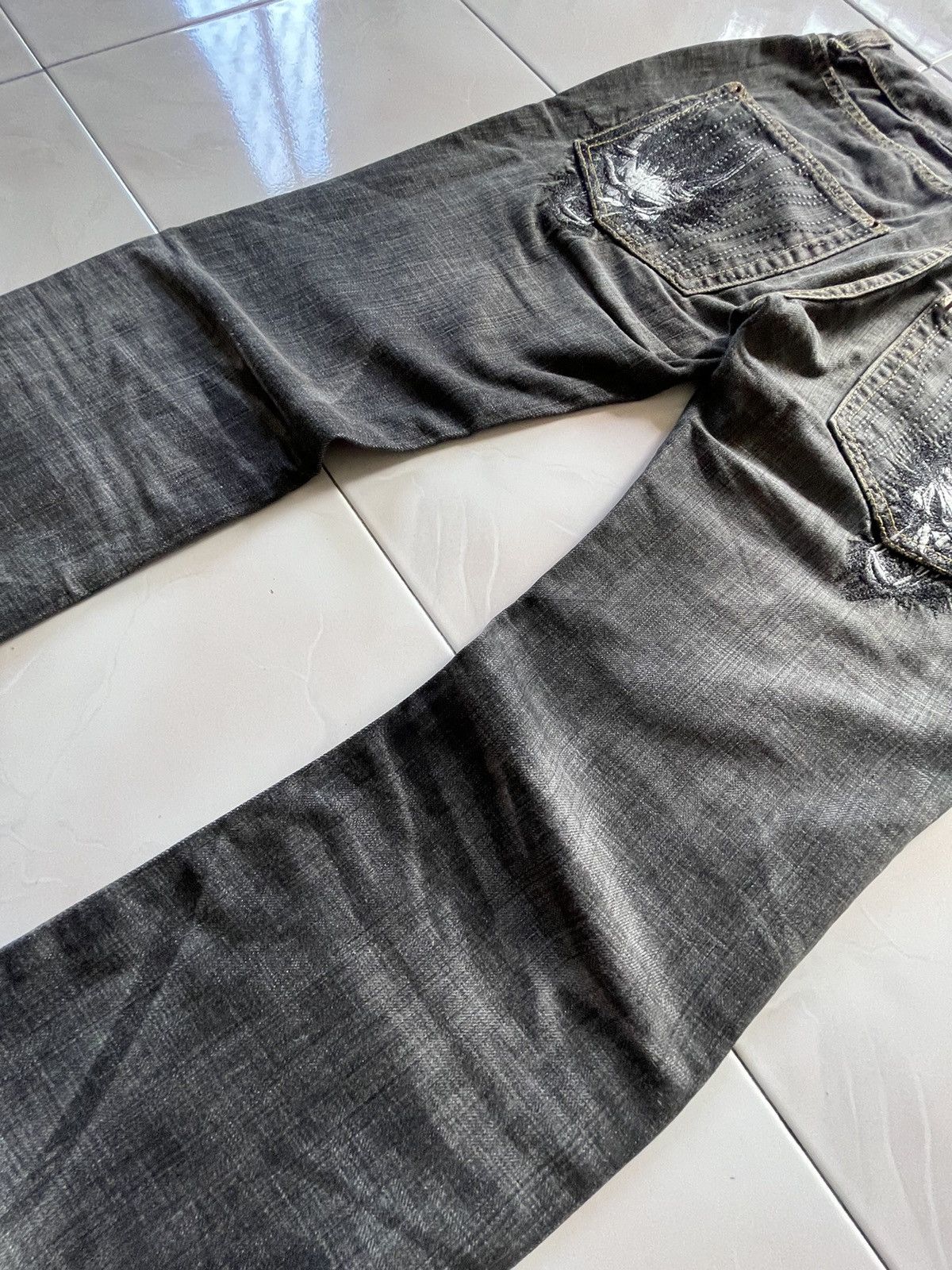 Japanese Brand × LOWBOX × Oni Oniarai Japan Embroidered Oni Japanese Folklore Denim Jeans Size US 30 / EU 46 - 16 Thumbnail