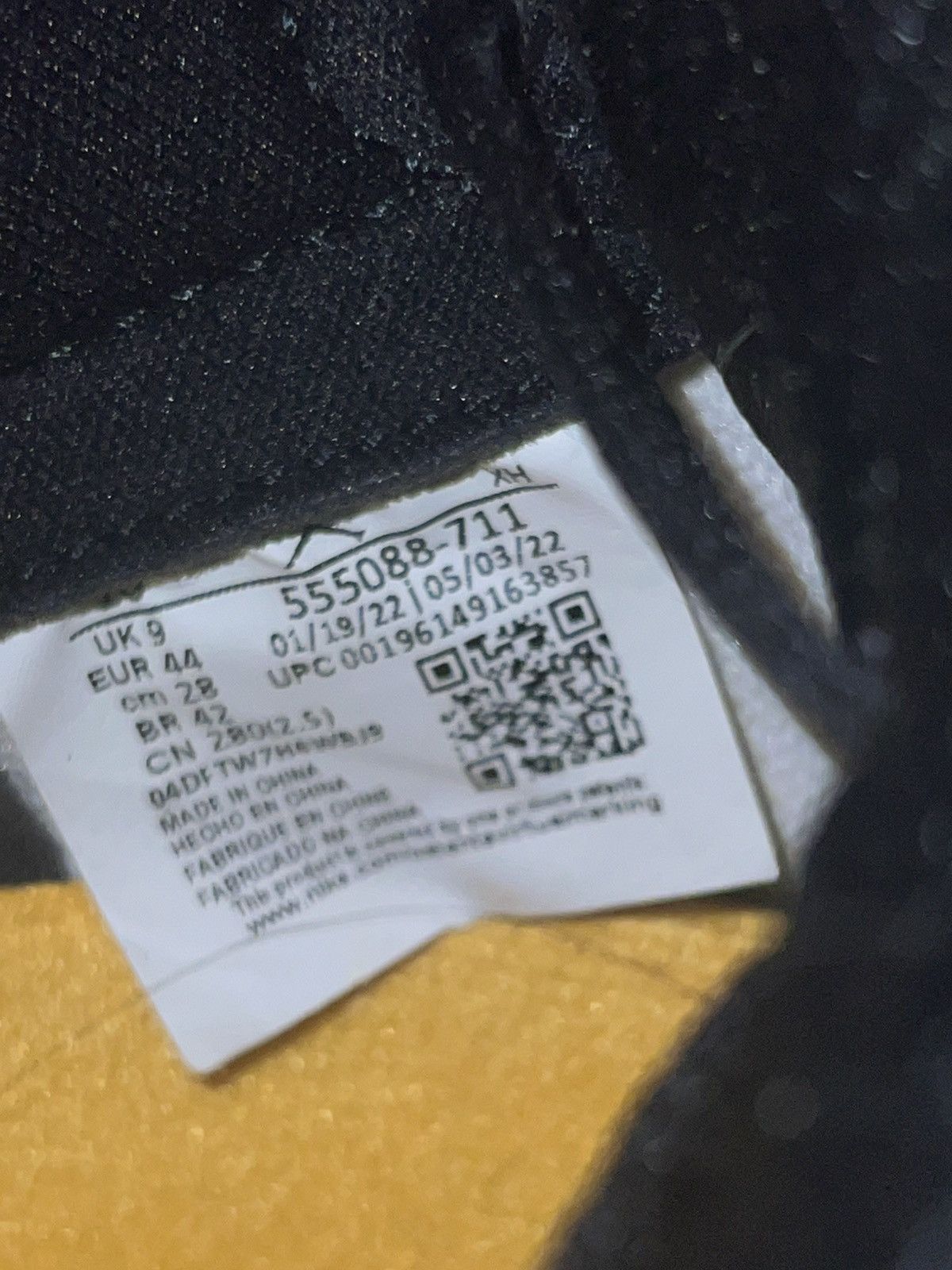Nike Air Jordan 1 Retro High “Taxi” Size US 10 / EU 43 - 5 Thumbnail