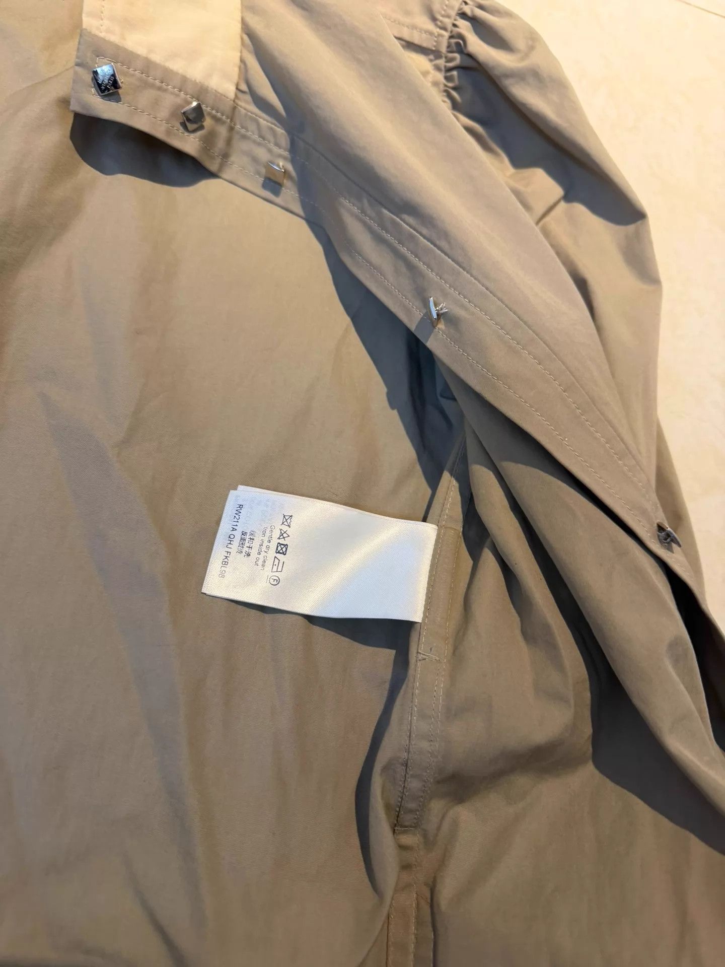 Louis Vuitton LV Colorblocked Stand Collar Buttoned Trench 9New 38 Size S / US 4 / IT 40 - 5 Thumbnail