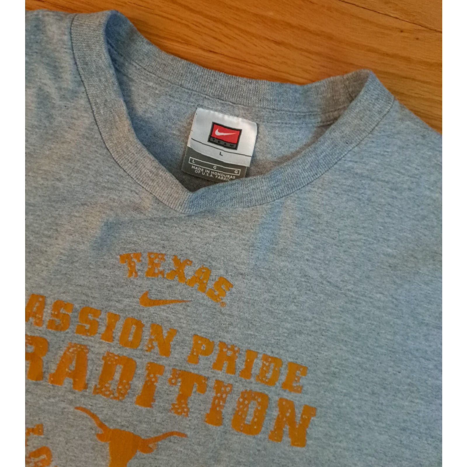 Nike VINTAGE Nike T-Shirt Basketball Texas Longhorns 90s Large L Gray Unisex Adults Short Sleeve Mens Women? Size US L / EU 52-54 / 3 - 3 Thumbnail