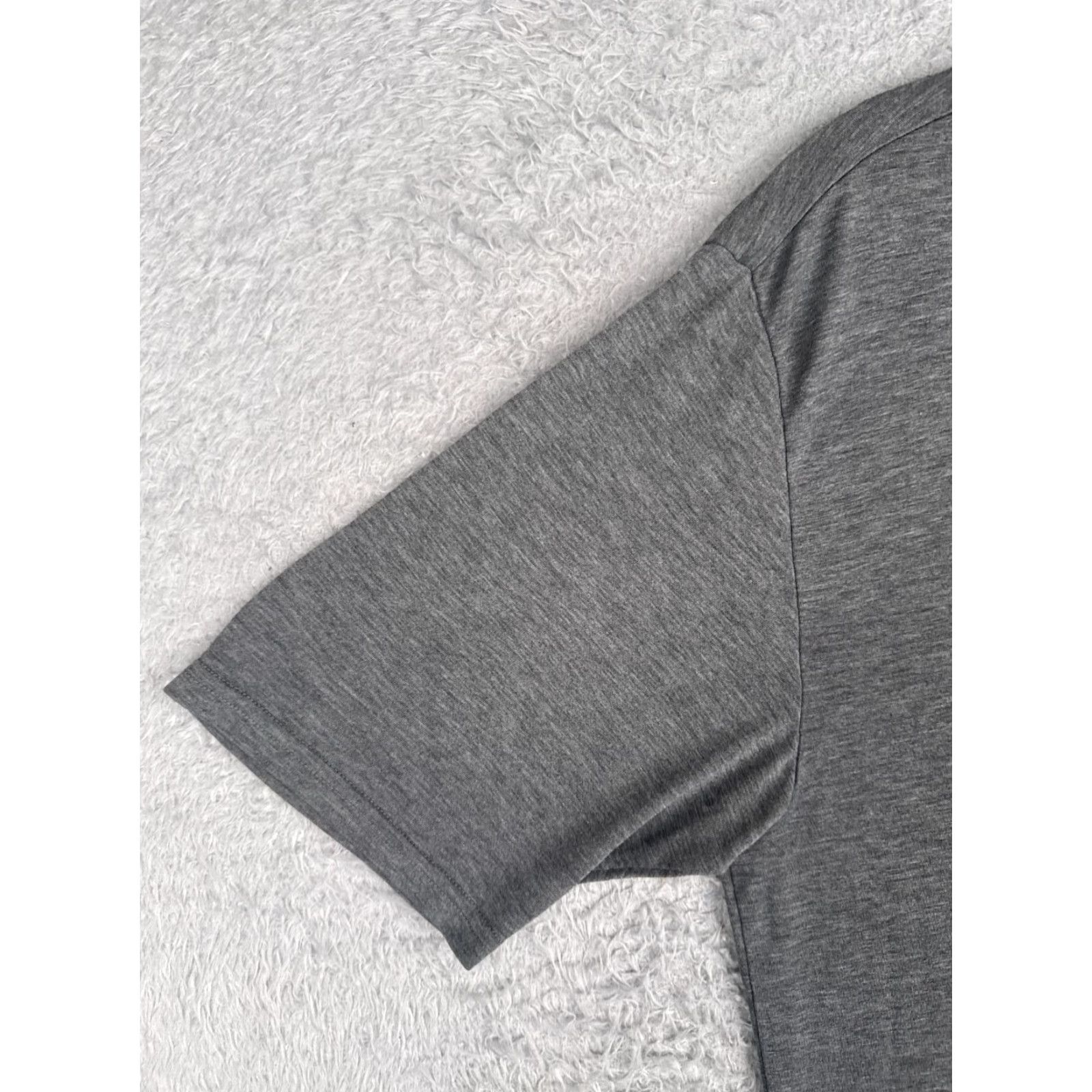 The North Face The North Face Shirt Men Small Gray Polyester Blend Crew Neck Vaporwick Reads Vintage: No (adjusted) Size US S / EU 44-46 / 1 - 3 Thumbnail