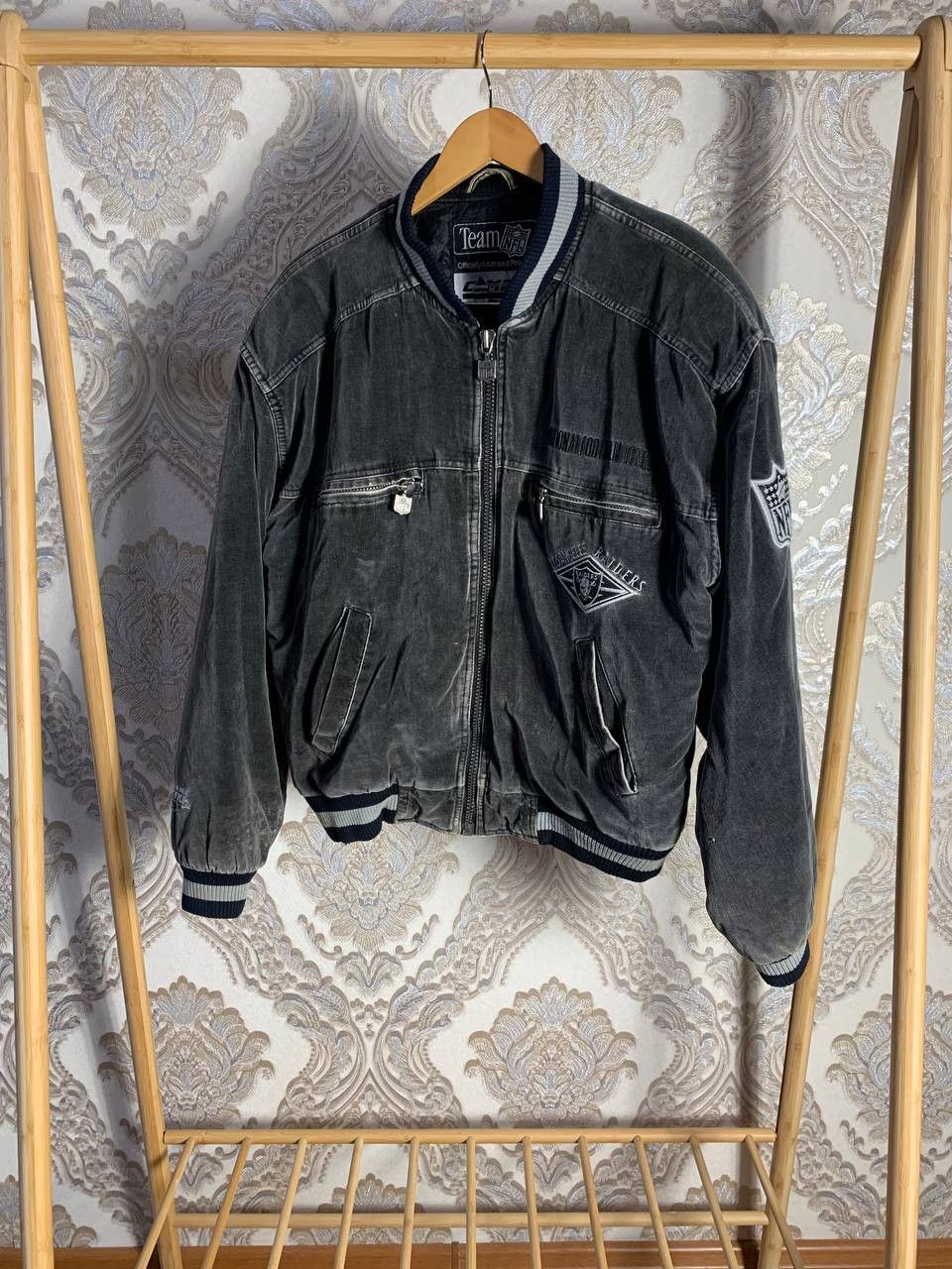 NFL Vintage Los Angeles Raiders NFL Retro Velour Jacket Y2K 90s Size US M / EU 48-50 / 2 - 2 Thumbnail