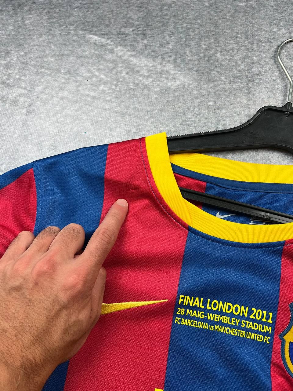 Nike Nike F.C Barcelona #11 Neymar JR Size US M / EU 48-50 / 2 - 4 Thumbnail
