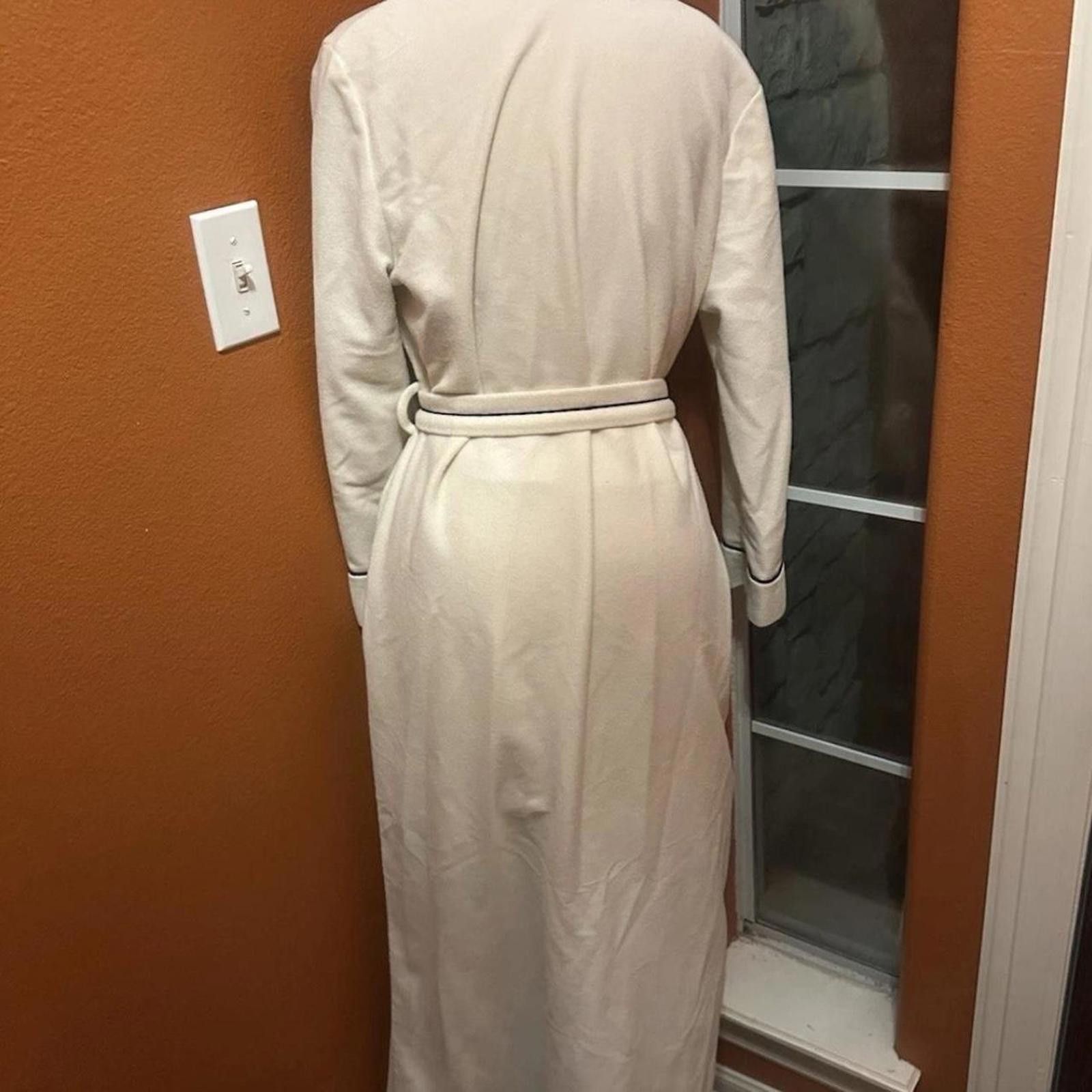 Bill Blass Vintage Bill Blass Bathrobe Robe Logo Monogram Size ONE SIZE - 2 Thumbnail