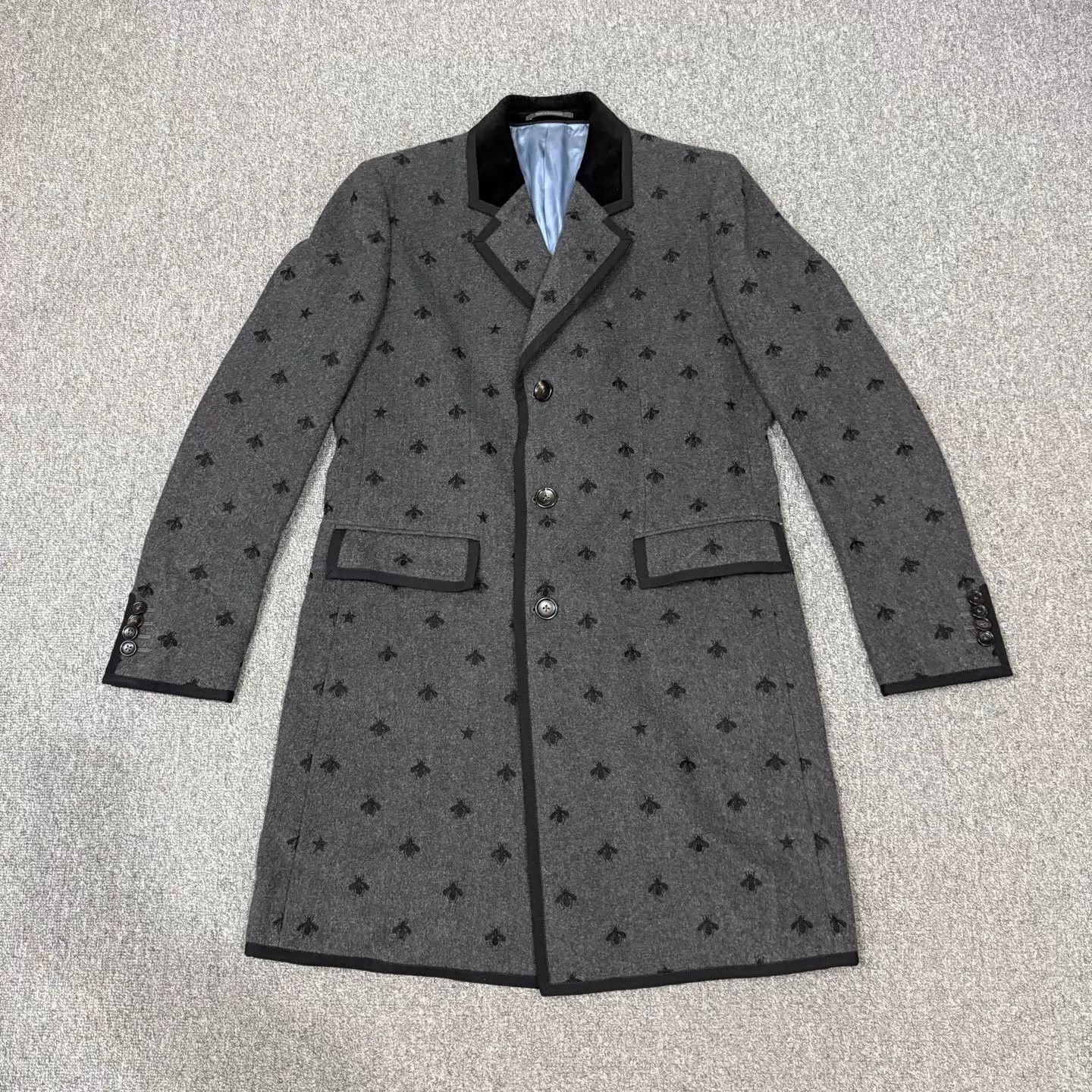 Gucci Gucci Gray All-Over Bee Embroidery Wool Overcoat 48R 99New Size US M / EU 48-50 / 2 - 1 Thumbnail