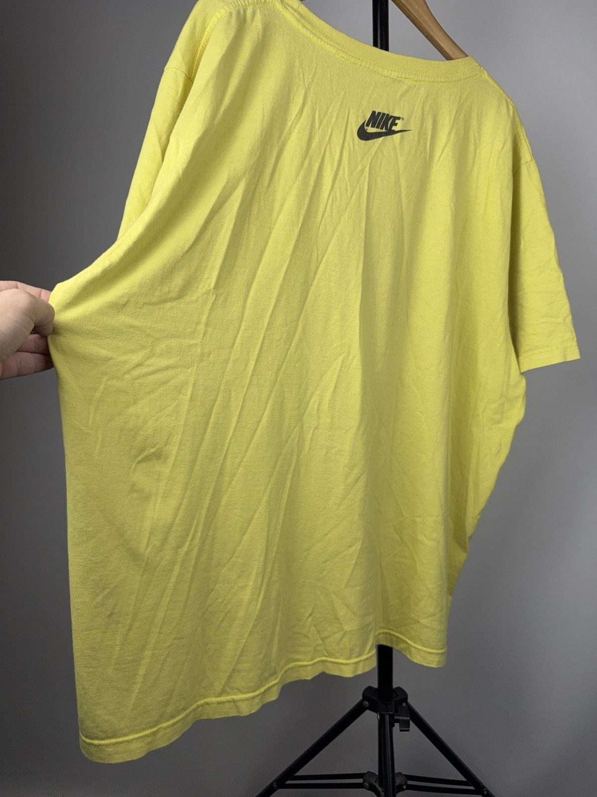 Nike Vintage Retro USA 90s Nike Yellow Tee with Big Swoosh Logo Size US XL / EU 56 / 4 - 16 Thumbnail