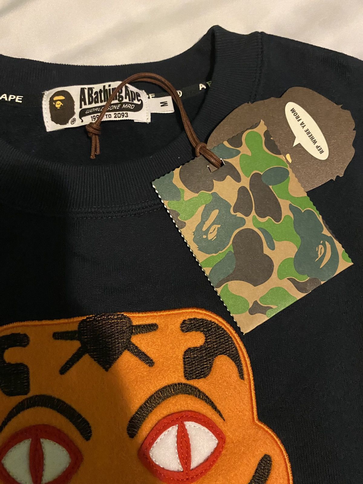 Bape Men’s bape tiger embroidery crewneck navy Size US M / EU 48-50 / 2 - 4 Thumbnail