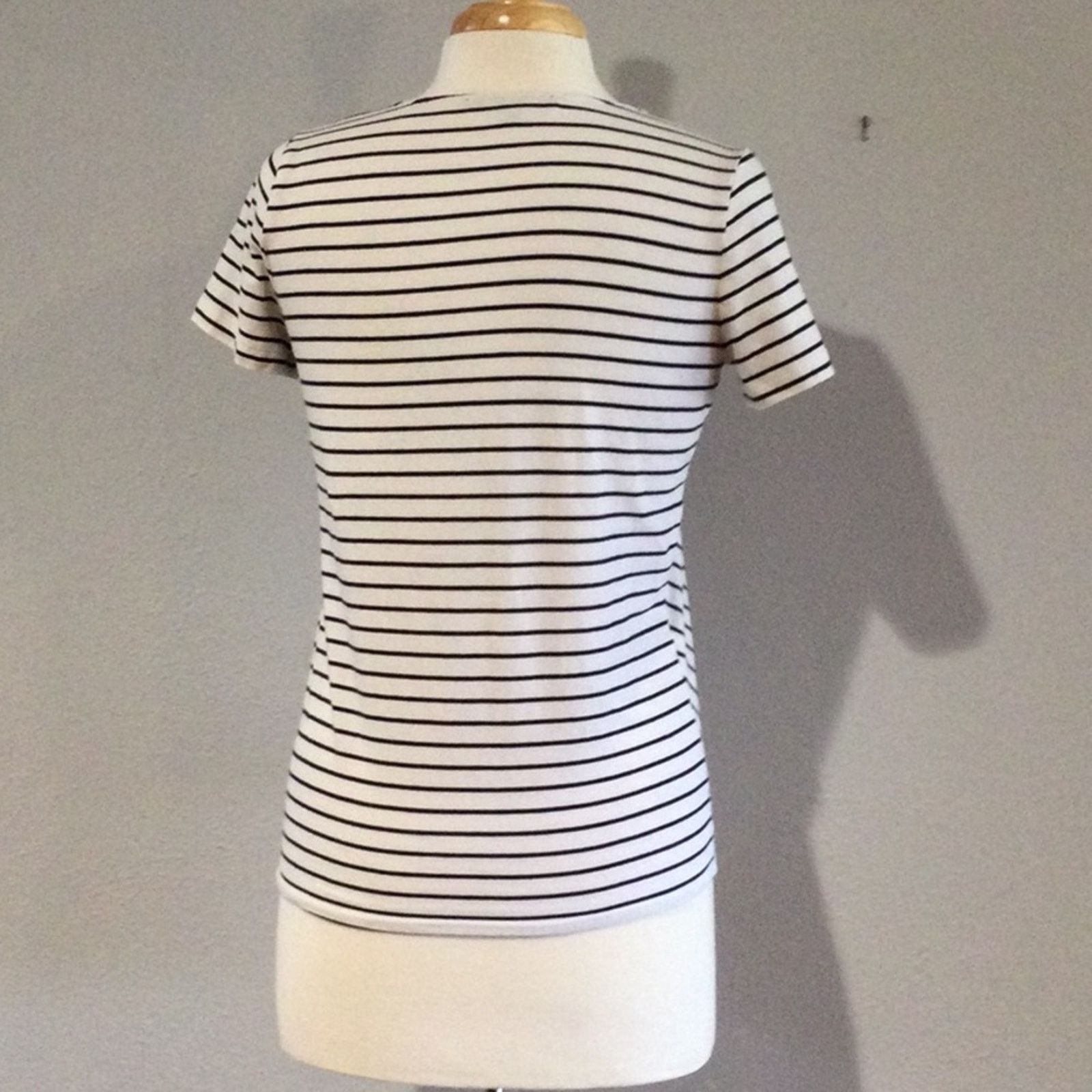 Jones New York Jones New York Signature Black/White Stripe V-neck Top Sz S Size S / US 4 / IT 40 - 8 Thumbnail
