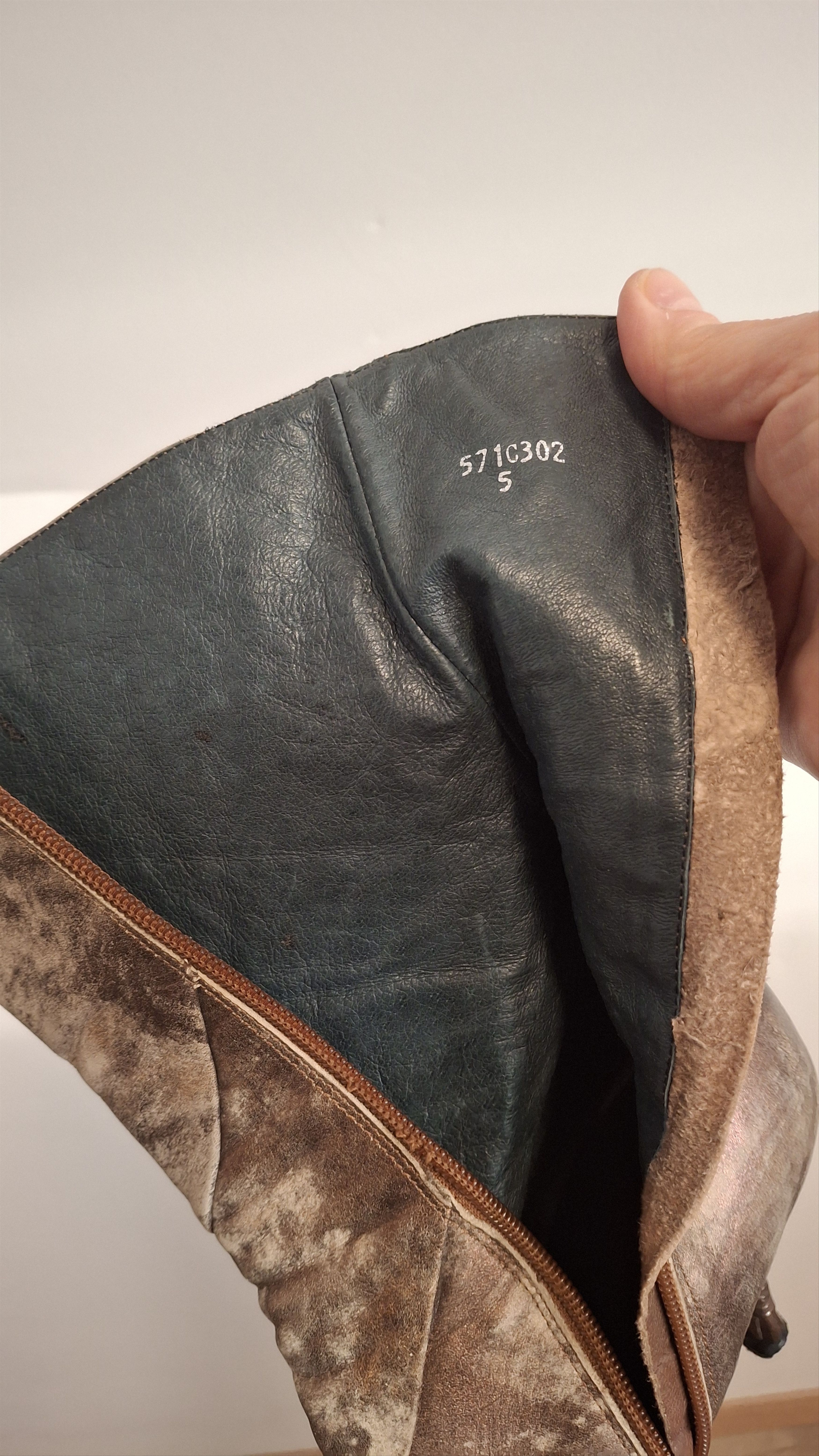 Vintage Y2K Bronze Leather Heeled Boots EU 37 Size US 7 / IT 37 - 12 Thumbnail