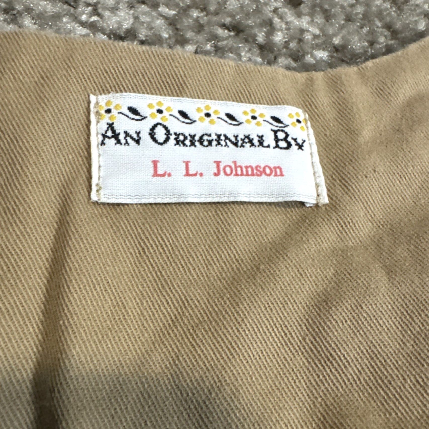 Vintage VINTAGE 1980s African Safari Animals Zoo Nature LL Johnson T-Shirt Men Small Beige Shirt Mens Size US S / EU 44-46 / 1 - 6 Thumbnail