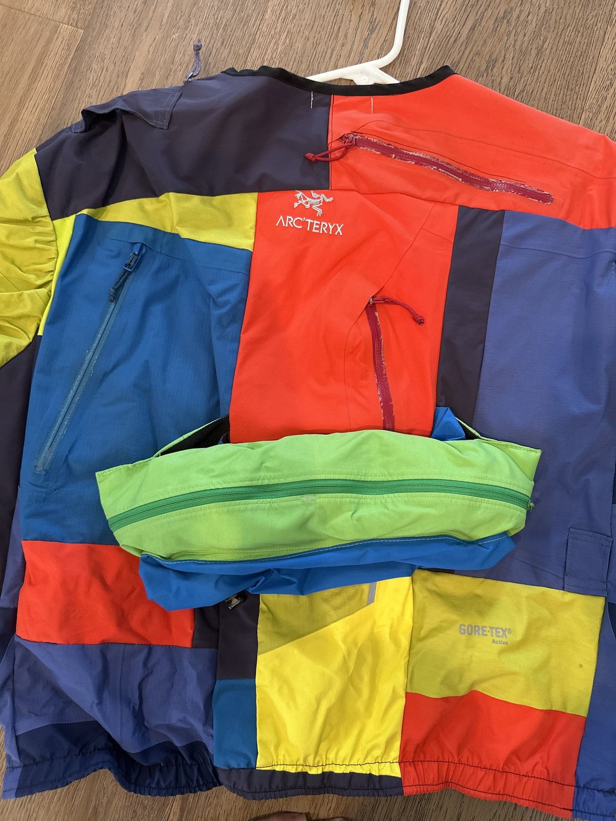 Arc'teryx 1of1 patchwork arcterx/nicole mclaughlin Size M / US 6-8 / IT 42-44 - 2 Thumbnail