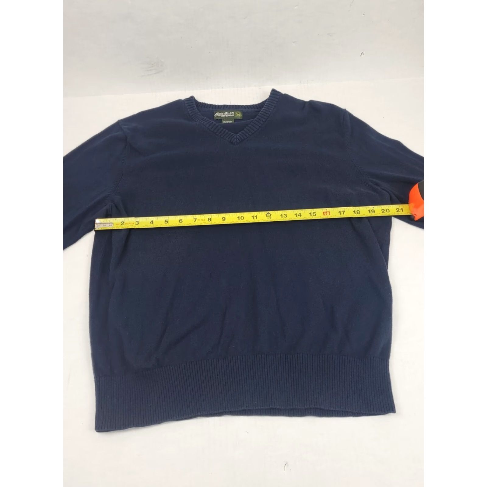 Eddie Bauer Eddie Bauer Sweater Cashmere Blend Pullover V Neck Navy Mens M Blue Solid Classic Size US M / EU 48-50 / 2 - 5 Thumbnail