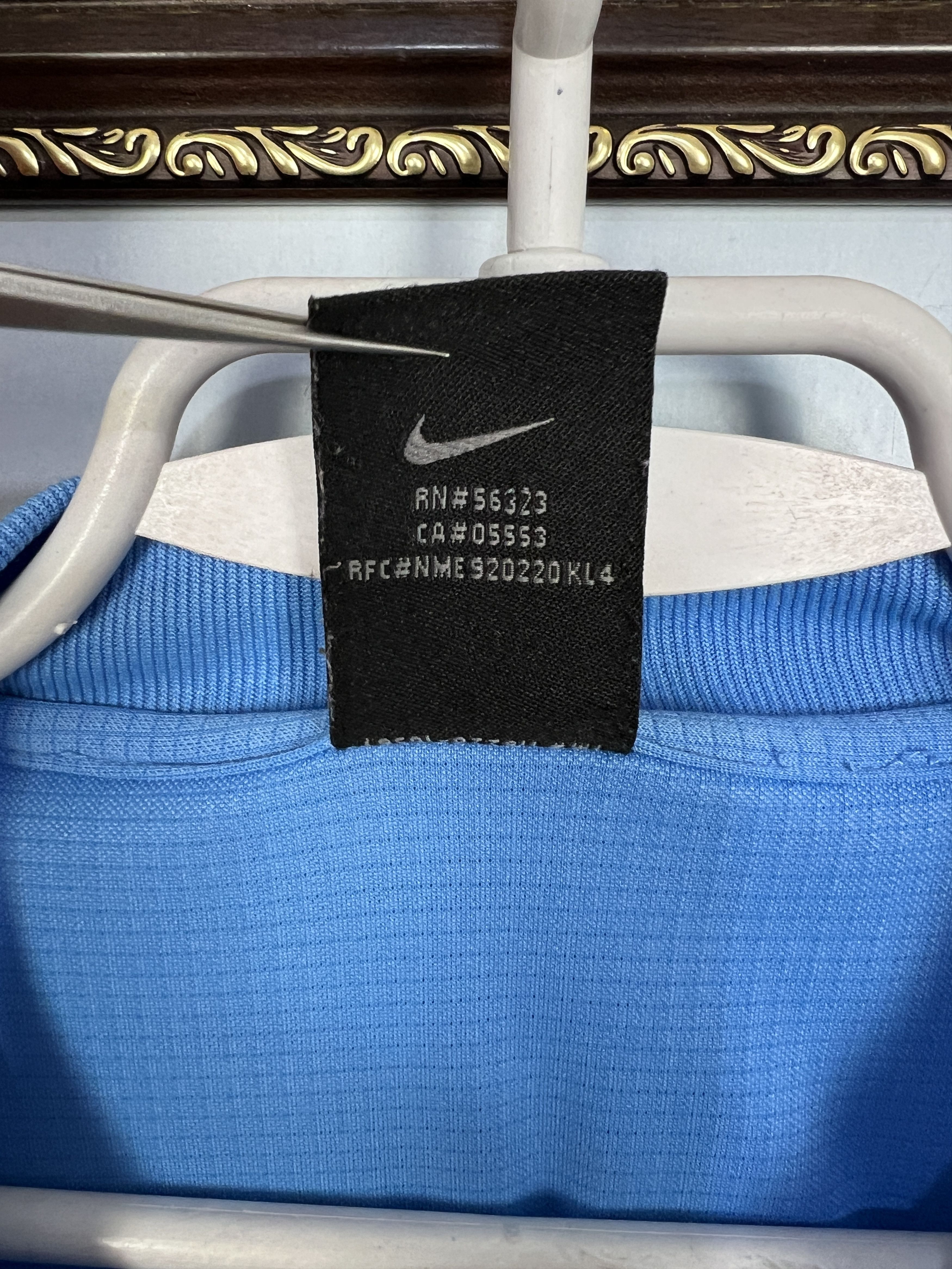 Nike Vintage Nike Leeds United Football Train Shirt Soccer Size US XL / EU 56 / 4 - 9 Thumbnail