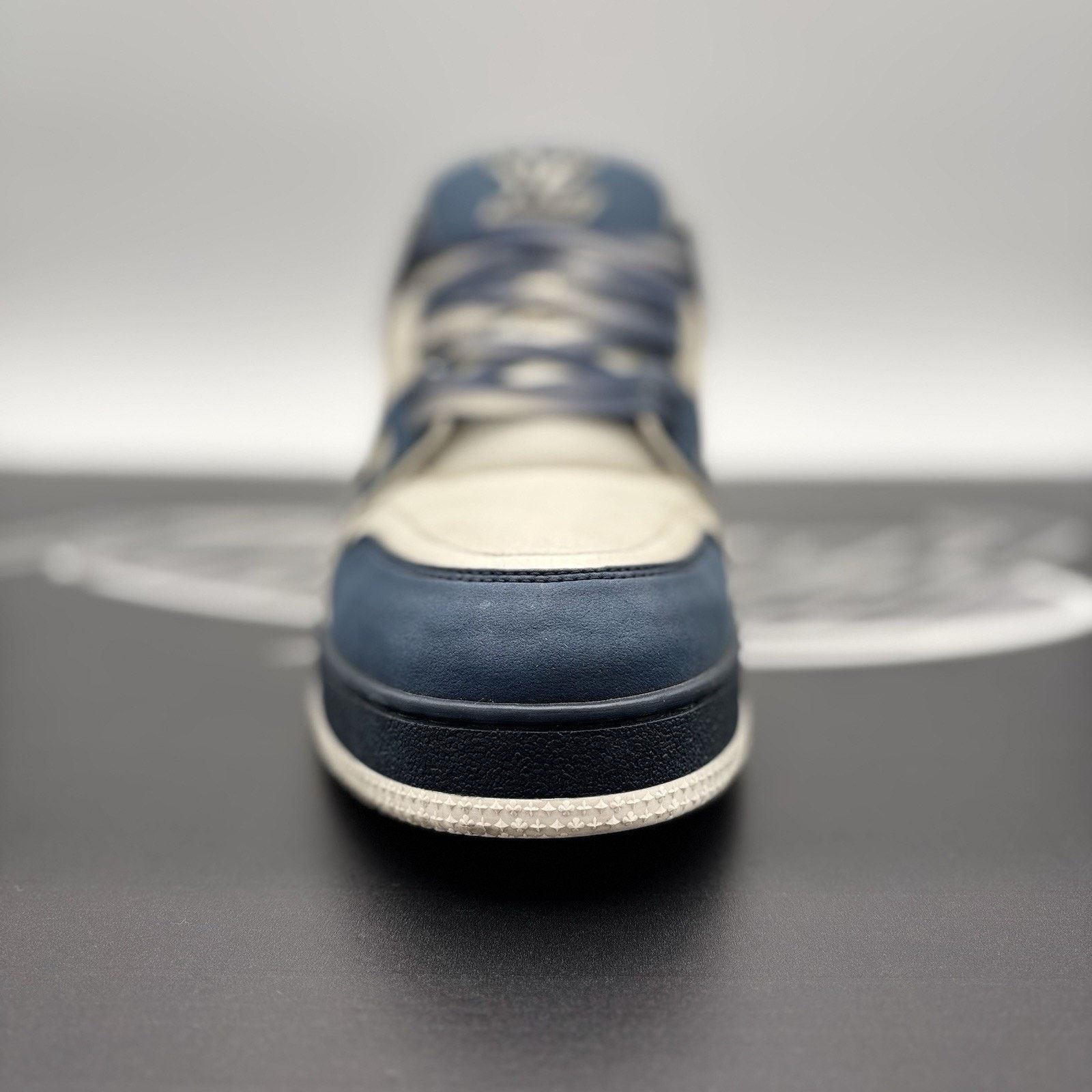 Louis Vuitton (11-11.5 US) Louis Vuitton Trainer ' White Navy '| GOOD COND Size US 11.5 / EU 44-45 - 6 Thumbnail