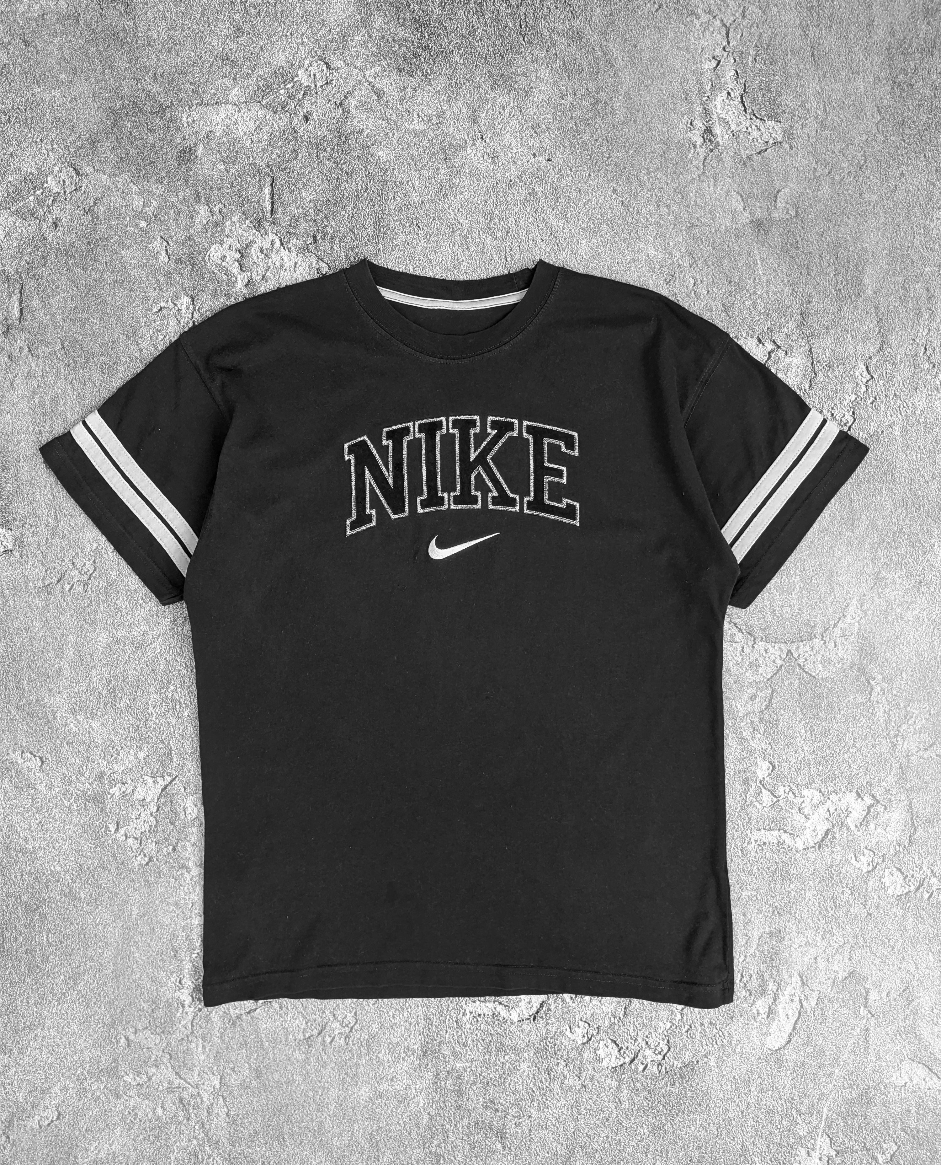 Nike Vintage nike tshirt big logo embroidered y2k Size US M / EU 48-50 / 2 - 2 Thumbnail
