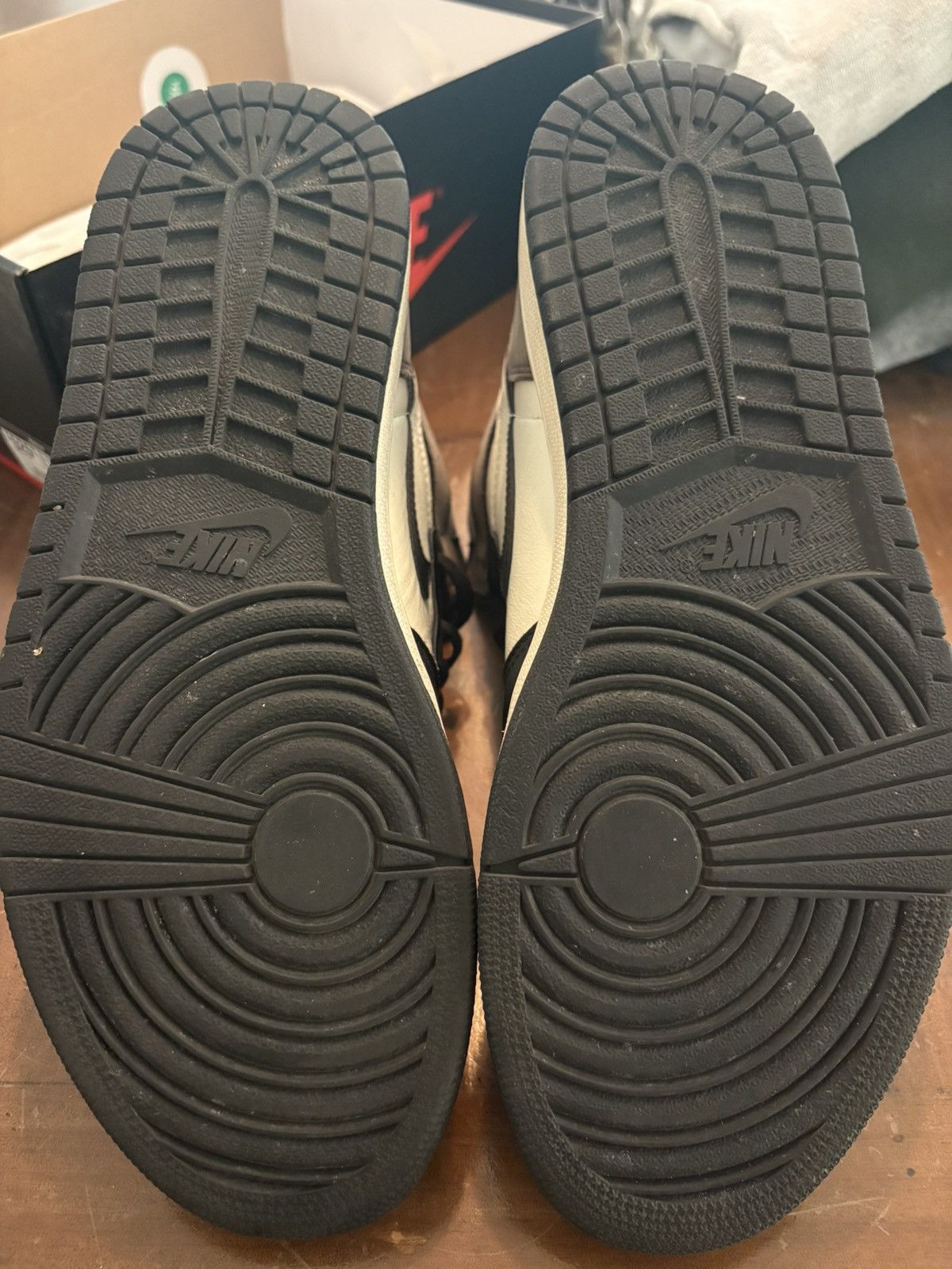 Jordan Brand Jordan 1 Mocha Size US 10.5 / EU 43-44 - 9 Thumbnail