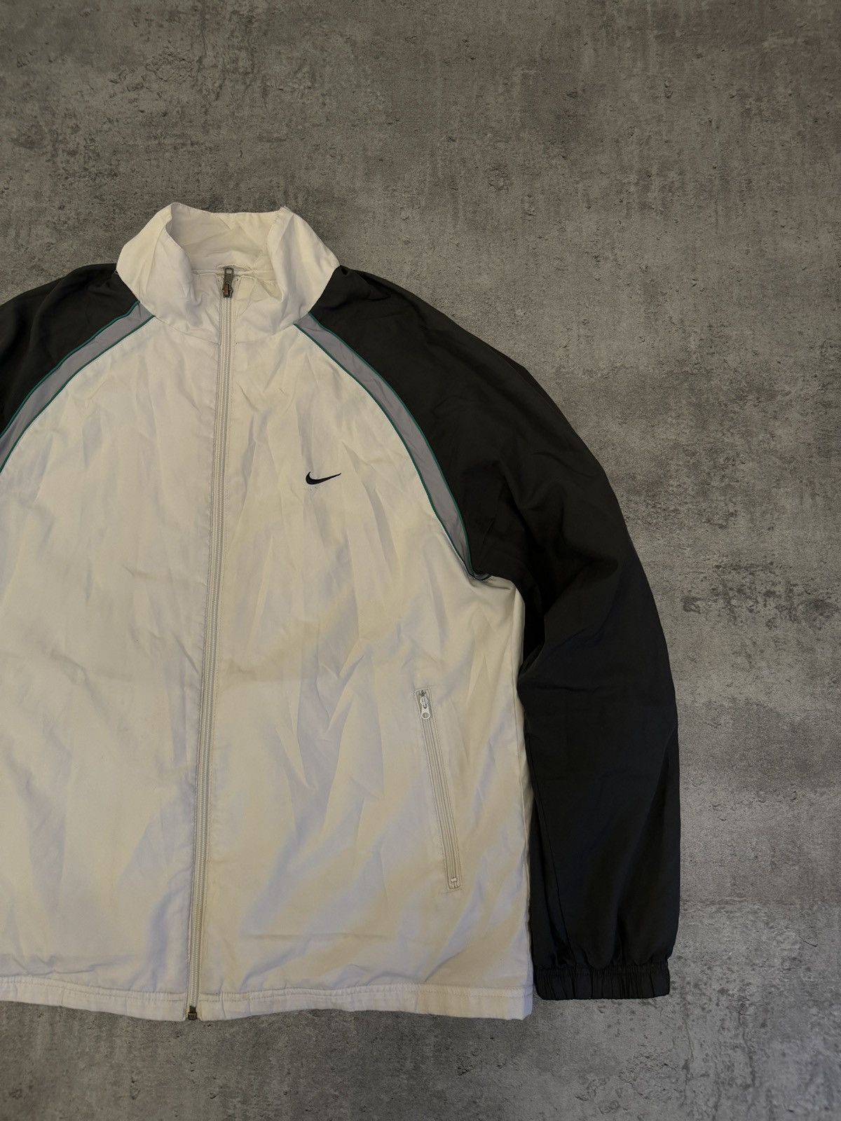 Nike × Vintage Nike Swoosh Vintage 00s Windbreaker Jacket Logo Boxy Size US M / EU 48-50 / 2 - 2 Thumbnail