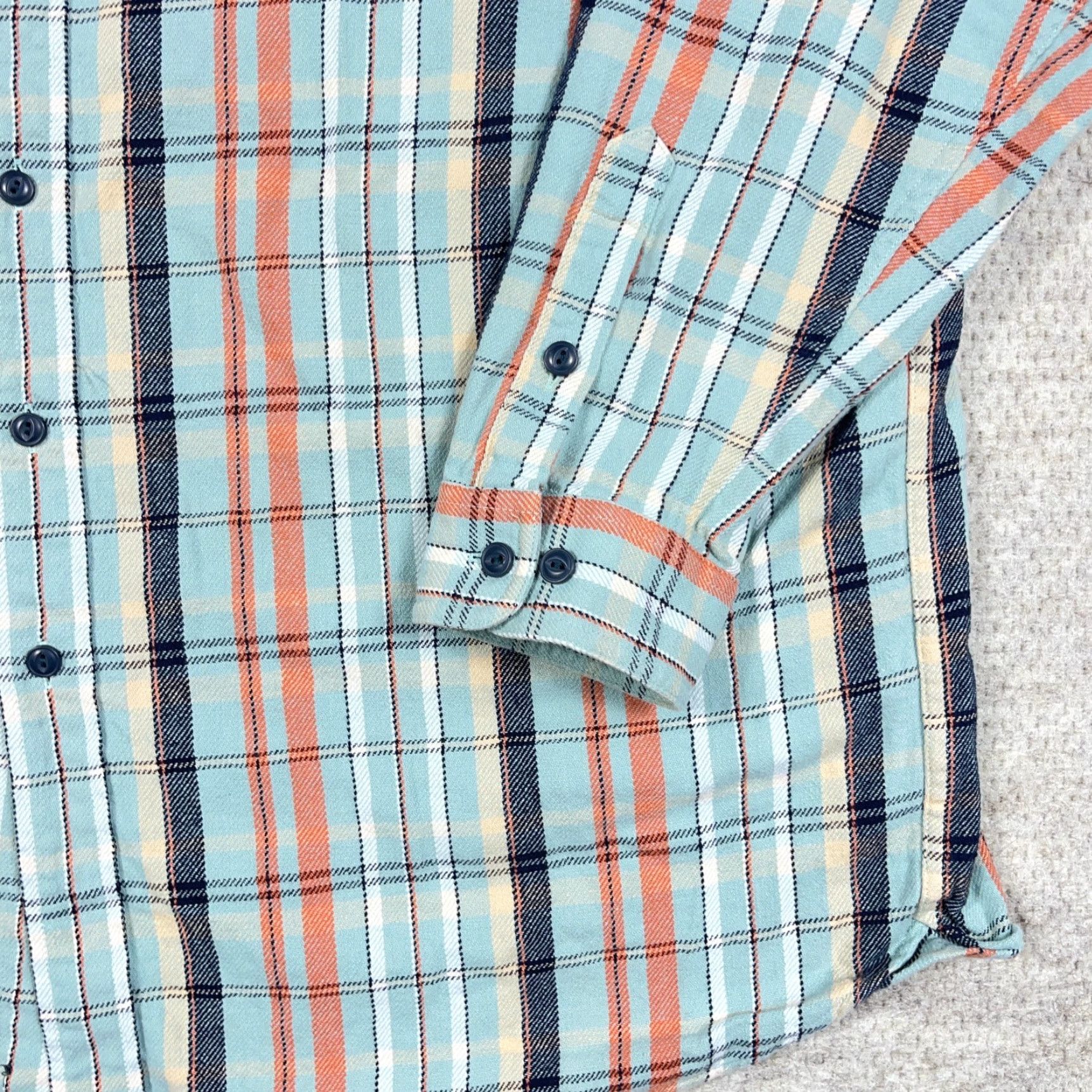Vintage LL Bean Button-Up Shirt Men XL Light Blue Plaid Heavy Pockets Casual Workwear Flannel Cotton Dense All Seasons 100% Cotton Regular Fit Size US XL / EU 56 / 4 - 4 Thumbnail