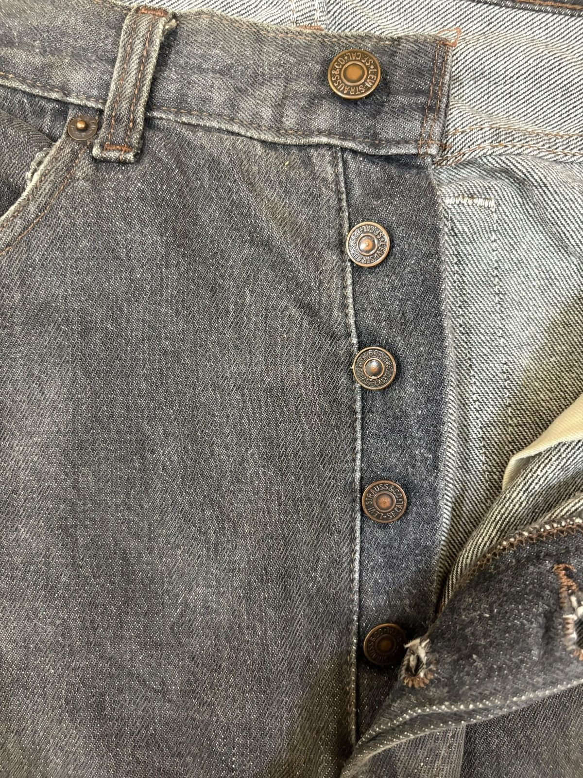 Levi's Vintage 90s Levis 501 Black Distressed Loose Jeans Size US 32 / EU 48 - 8 Thumbnail