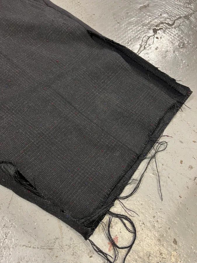 Dries Van Noten Dries Van Noten black Wool Distressed Shorts Size US 32 / EU 48 - 9 Thumbnail