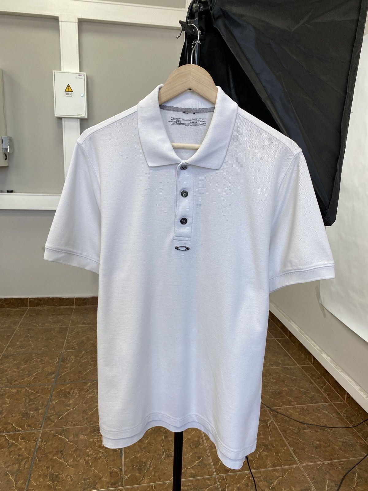 Oakley 🇺🇸 Vintage 90s Oakley Metal Logo Polo T-Shirt Rare Retro Y2K Size US M / EU 48-50 / 2 - 1 Thumbnail