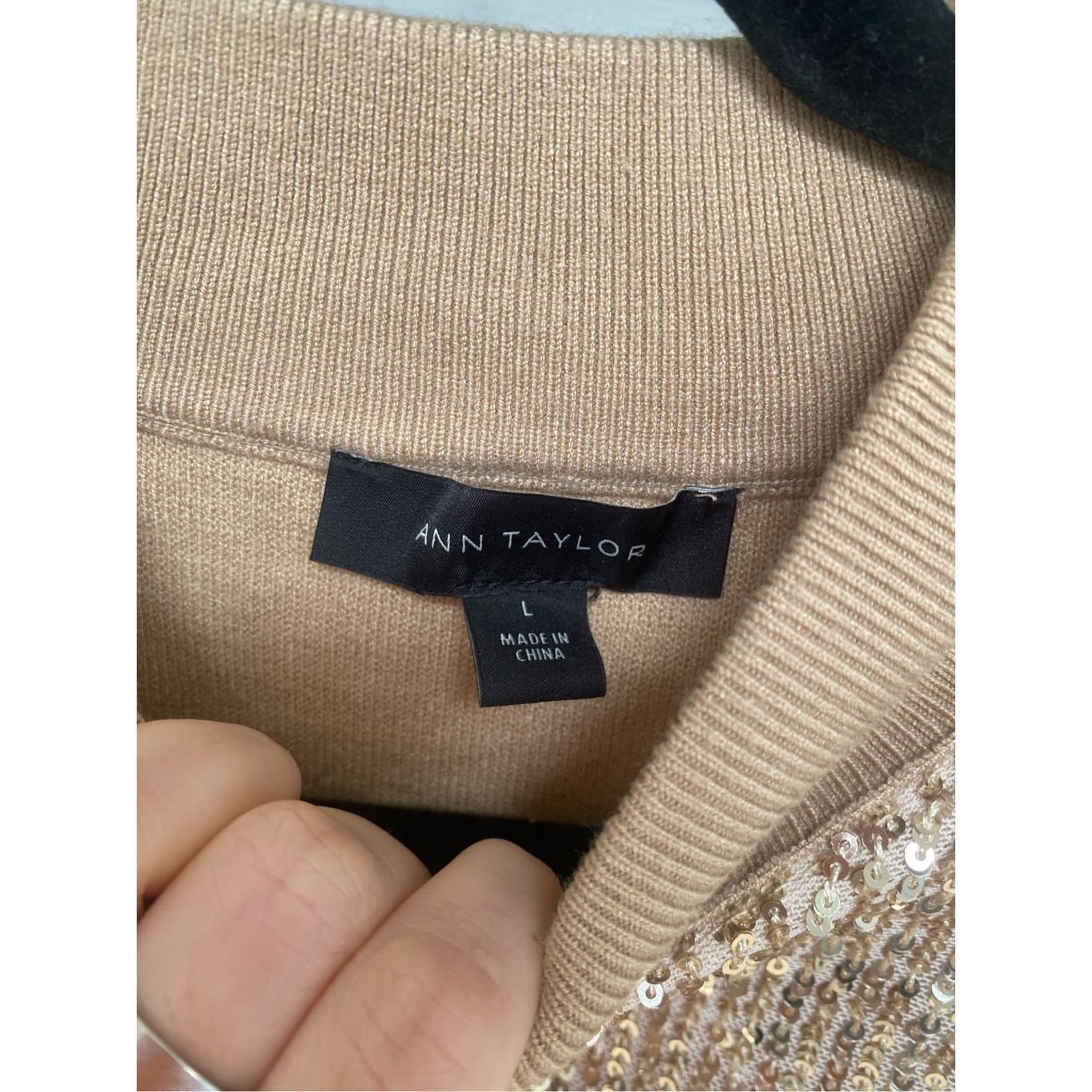 Ann Taylor Ann Taylor Sequin Front Sweater Tee, Gold Sweater, Size Larg Size L / US 10 / IT 46 - 3 Thumbnail