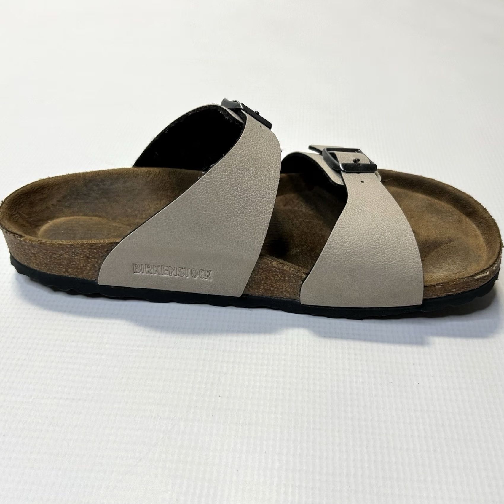 Birkenstock Birkenstock Sydney Sandals Women's Beige Tan Slip-On 7 38 Logo Arch Support Flat Heel Bohemian Retro Nature Outdoor Adjustable Straps Sandal Size US 7 / IT 37 - 7 Thumbnail