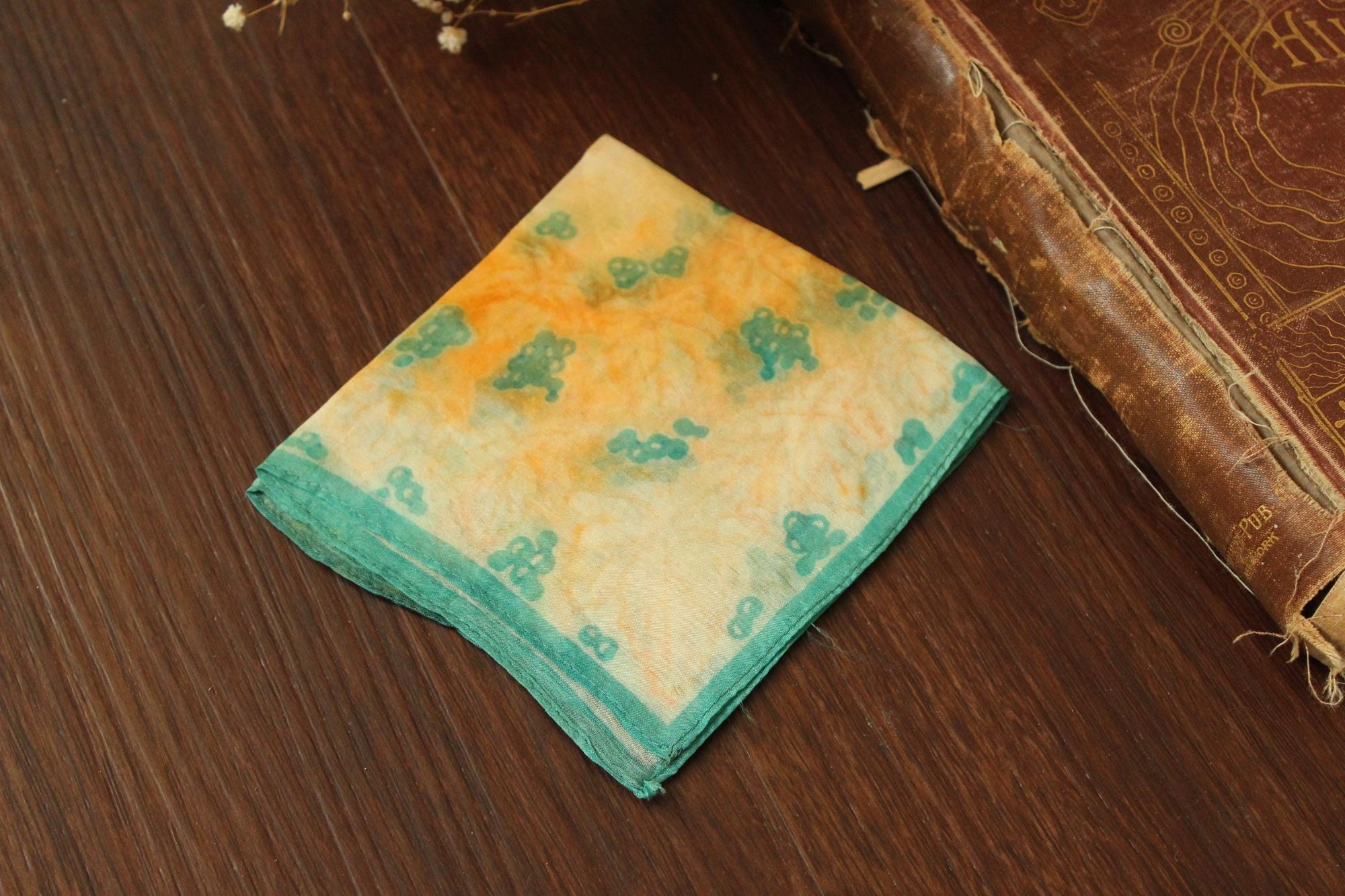 Vintage Vintage 1950s Handkerchief, Orange and Green Silk with a Lea Size ONE SIZE - 2 Thumbnail