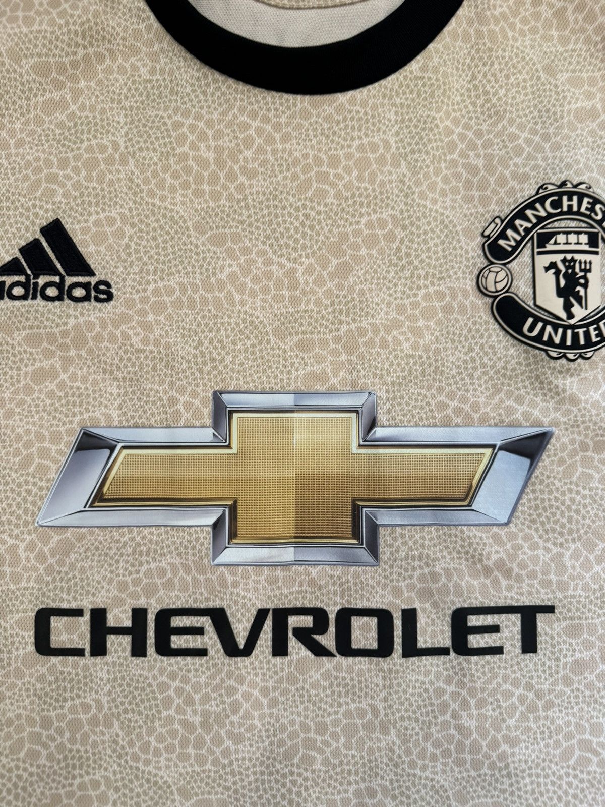 Adidas MANCHESTER UNITED 2019/20 AWAY FOOTBALL JERSEY ADIDAS SZ XL Size US XL / EU 56 / 4 - 5 Thumbnail
