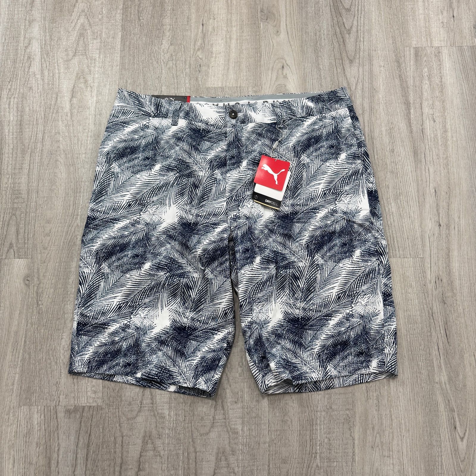 Puma NWT Puma Shorts Men's 38 Blue White Palms Dark TC11422 Size US 38 / EU 54 - 1 Thumbnail