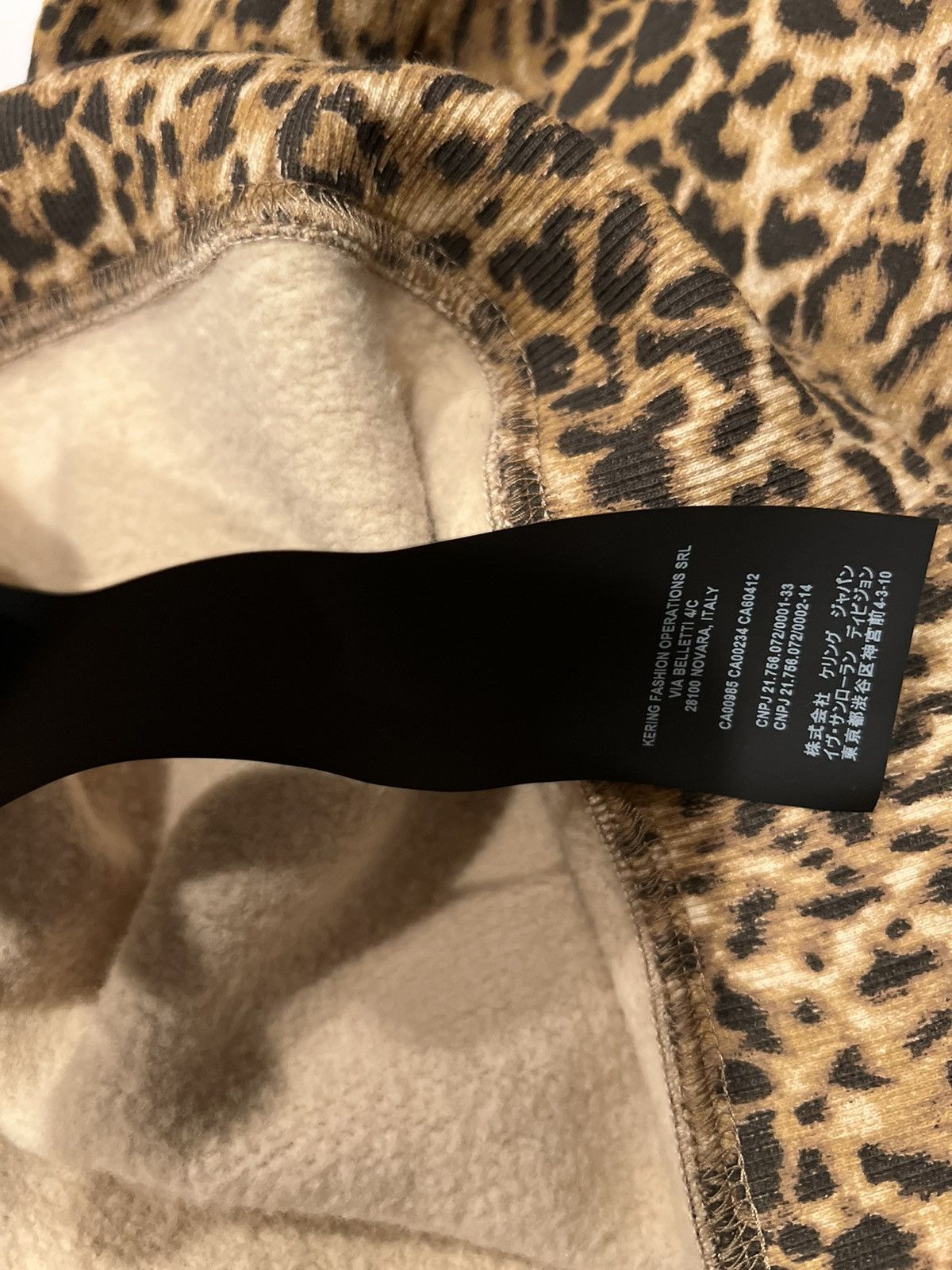 Saint Laurent Paris Saint Laurent men’s leopard print hoodie. S. $1090 Size US S / EU 44-46 / 1 - 11 Thumbnail
