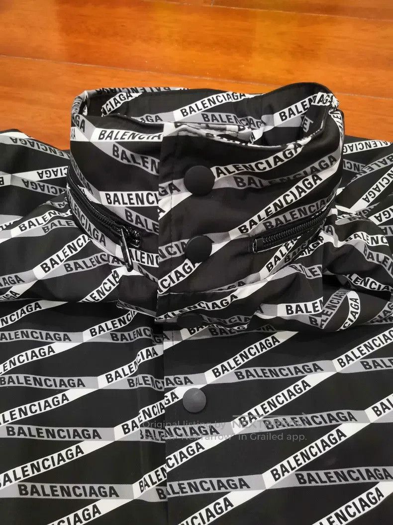 Balenciaga Balenciaga Full logo windbreaker jacket Size US S / EU 44-46 / 1 - 2 Thumbnail