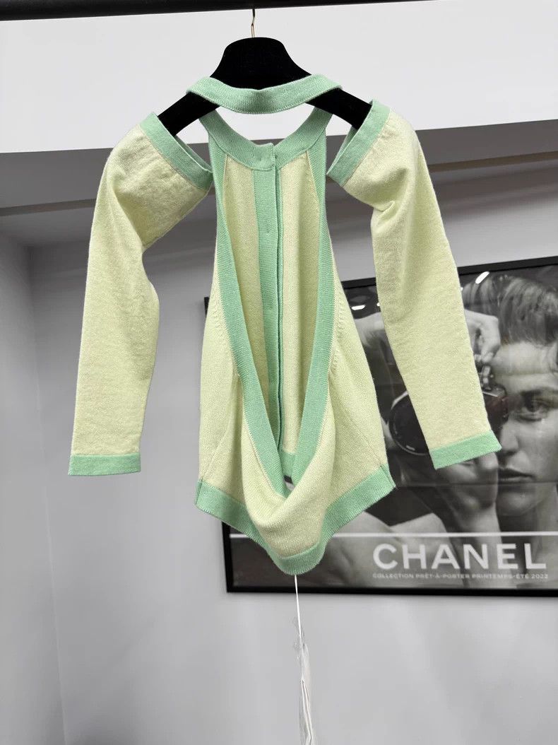 Chanel Chanel 23 Spring and Summer Green Neck Knitwear Size XS / US 0-2 / IT 36-38 - 3 Thumbnail