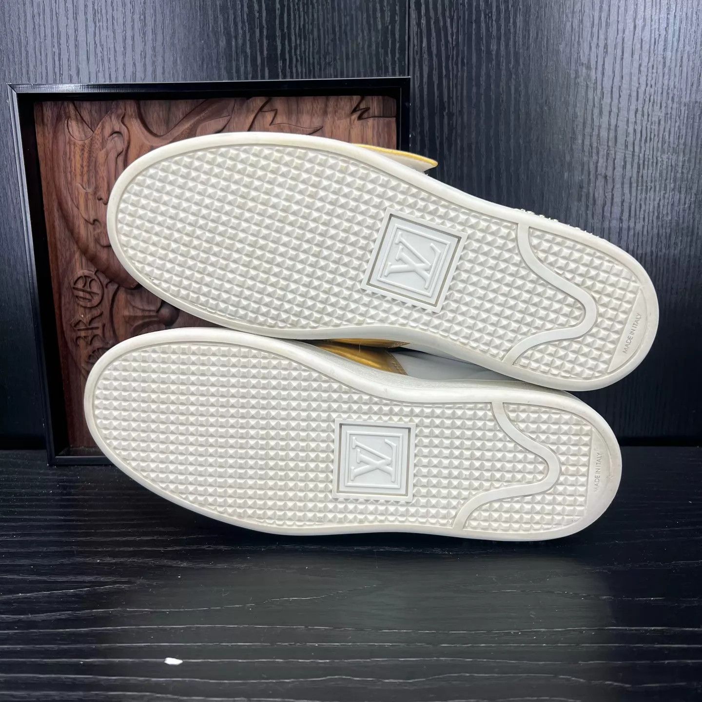 Gucci Gucci Women's Platinum Strap White Sneakers 35 Size US 4.5 / IT 34.5 - 6 Thumbnail