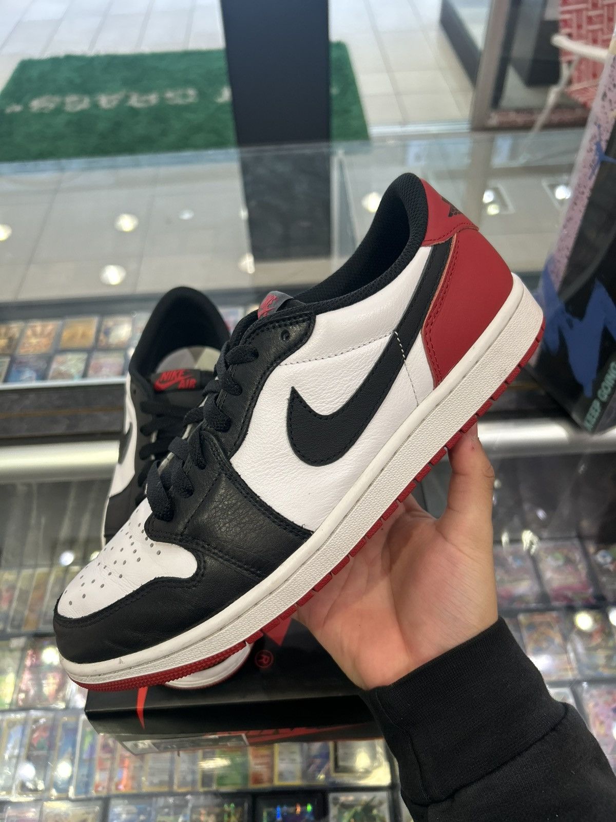 Jordan Brand Jordan 1 low black toe low Size US 11 / EU 44 - 2 Thumbnail