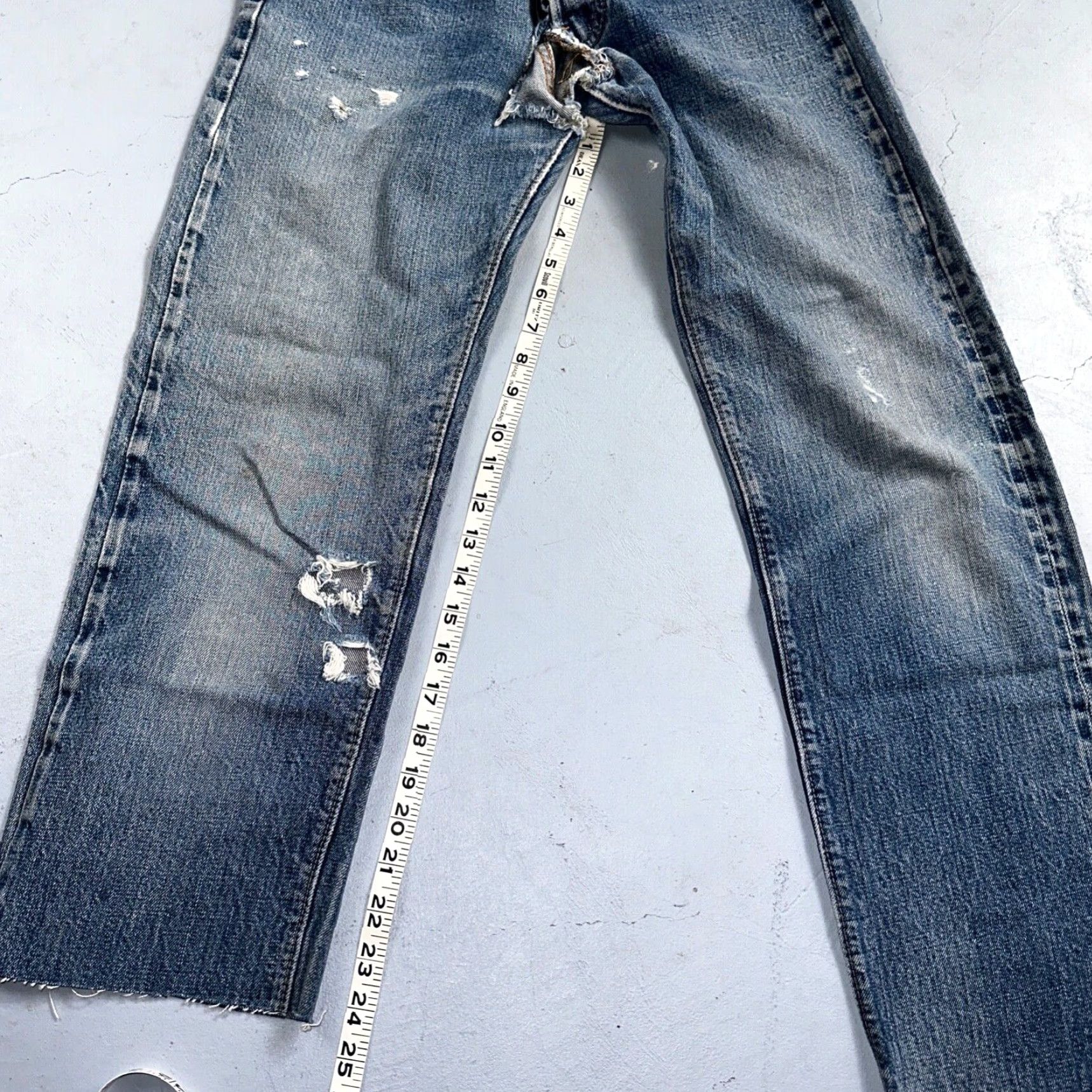 Levi's VINTAGE Levi's 501 XX Jeans 70s Redline Selvedge VTG 30x34 34 Inseam Blue Denim Distressed Button Fly Straight Mens Size US 30 / EU 46 - 6 Thumbnail