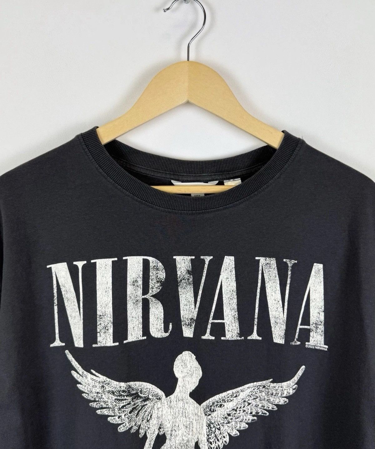 Nirvana H&M Nirvana 2022 T-shirt Womens Size M Gray Top Short Sleeve Size M / US 6-8 / IT 42-44 - 2 Thumbnail