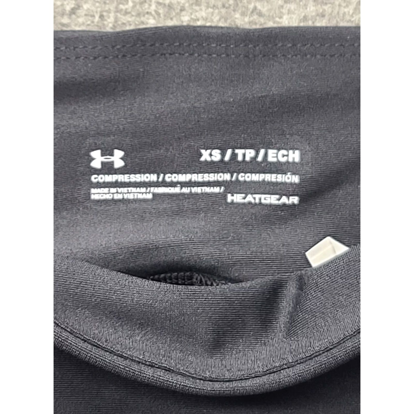 Under Armour Under Armour Compression Leggings Womens XS High Rise Capri HeatGear Gymwear Capri Leggings Slim Black Adults Girls Mens Womens Size 26" / US 2 / IT 38 - 2 Thumbnail
