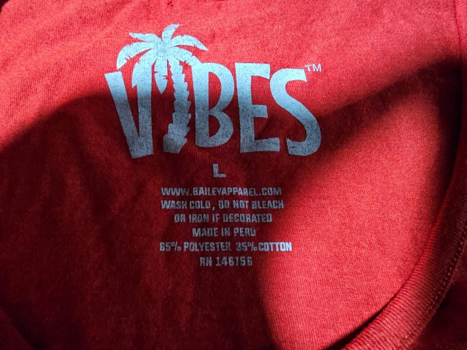 Vineyard Vines Legend in the making VIBES Bailey Apparel tank top Large Size L / US 10 / IT 46 - 3 Thumbnail