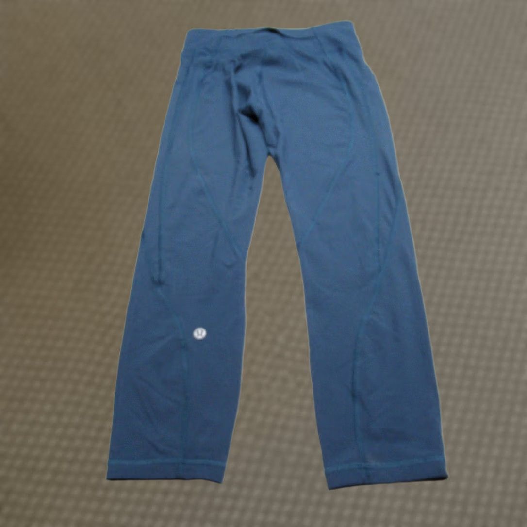 Lululemon Lululemon Leggings 6 Womens Sea Blue Time To Sweat Crop 23" Yoga 3 Pockets Flex Size 28" / US 6 / IT 42 - 1 Thumbnail