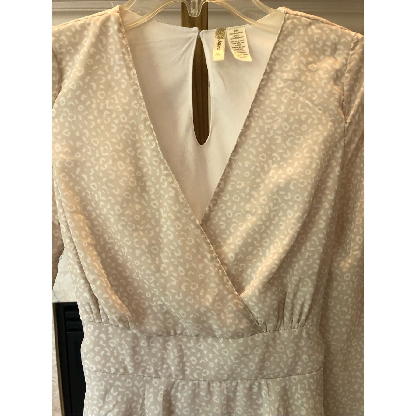 Other Japna Women’s Cream and White Leopard Print V Neck Short Dre Size M / US 6-8 / IT 42-44 - 3 Thumbnail