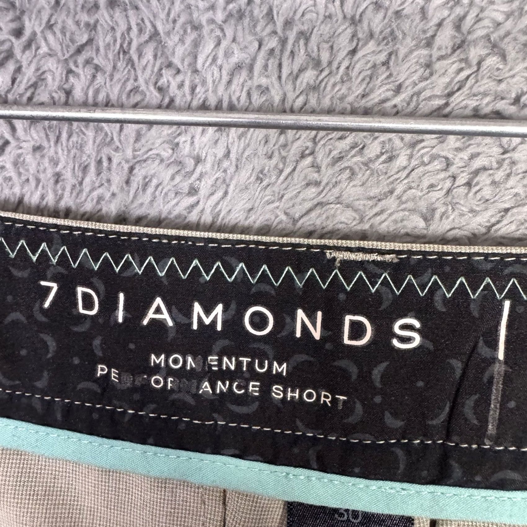 Vintage 7 Diamonds Shorts Mens 30x10 Hybrid Momentum Performance Lightweight 7D Golf Chino Casual Beige Pocket Pockets Slim? Size US 30 / EU 46 - 6 Thumbnail