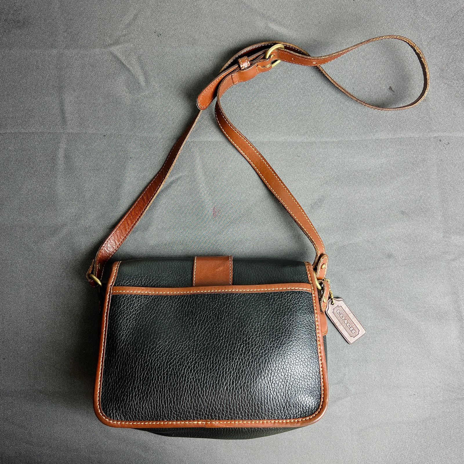 Coach COACH Vintage Sheridan Mayfield Bag in Black & Tan no. 4224 Size ONE SIZE - 6 Thumbnail