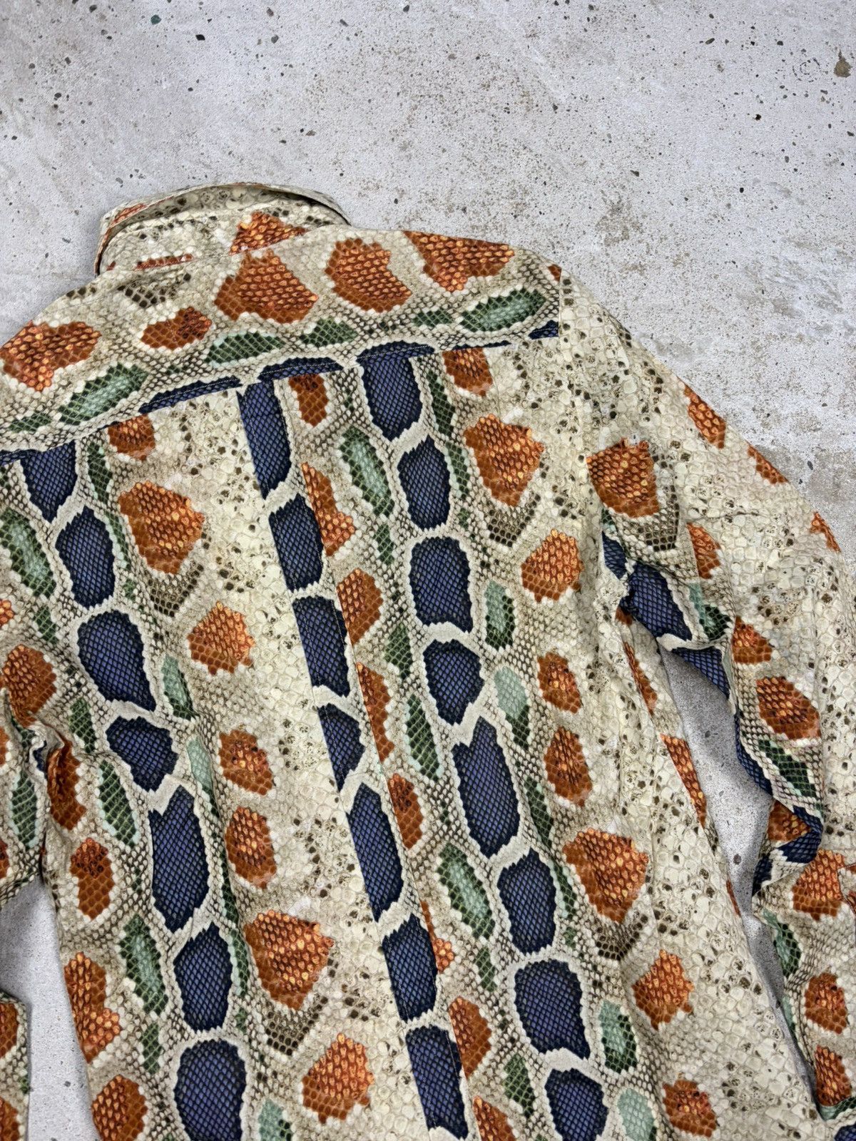 John Galliano Vintage 2000s John Galliano Snake Skin Print Button Up Shirt Size M / US 6-8 / IT 42-44 - 13 Thumbnail