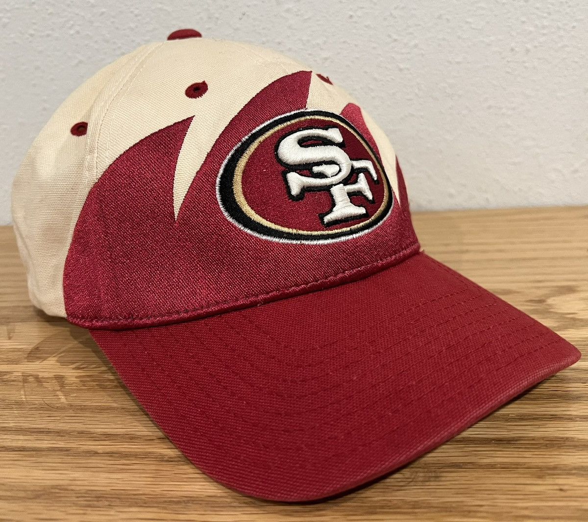 Reebok × Vintage Vintage San Francisco 49ers Shark Tooth Hat Size ONE SIZE - 2 Thumbnail