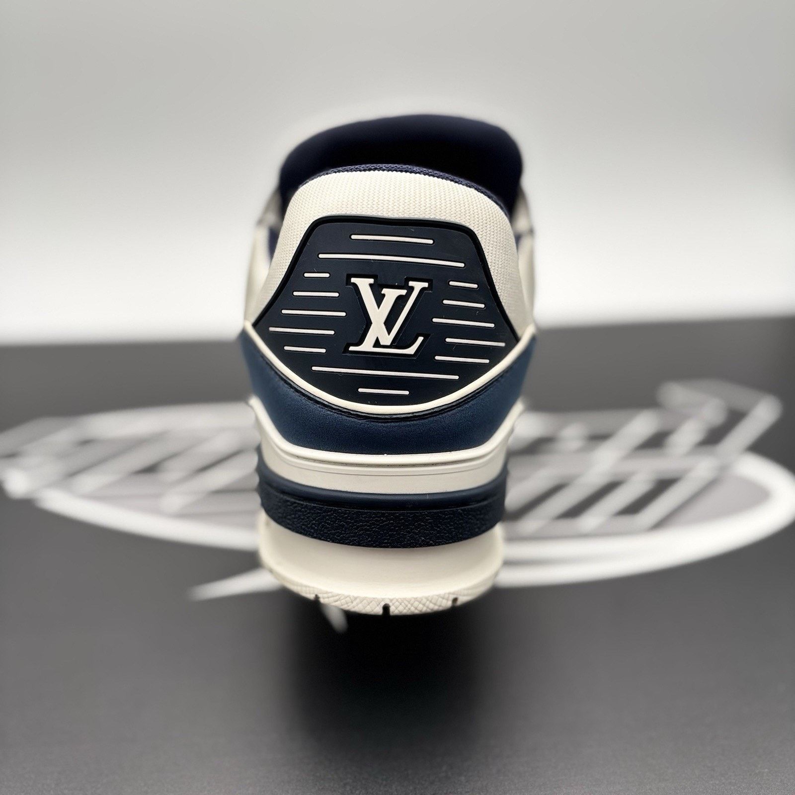 Louis Vuitton (11-11.5 US) Louis Vuitton Trainer ' White Navy '| GOOD COND Size US 11.5 / EU 44-45 - 12 Thumbnail