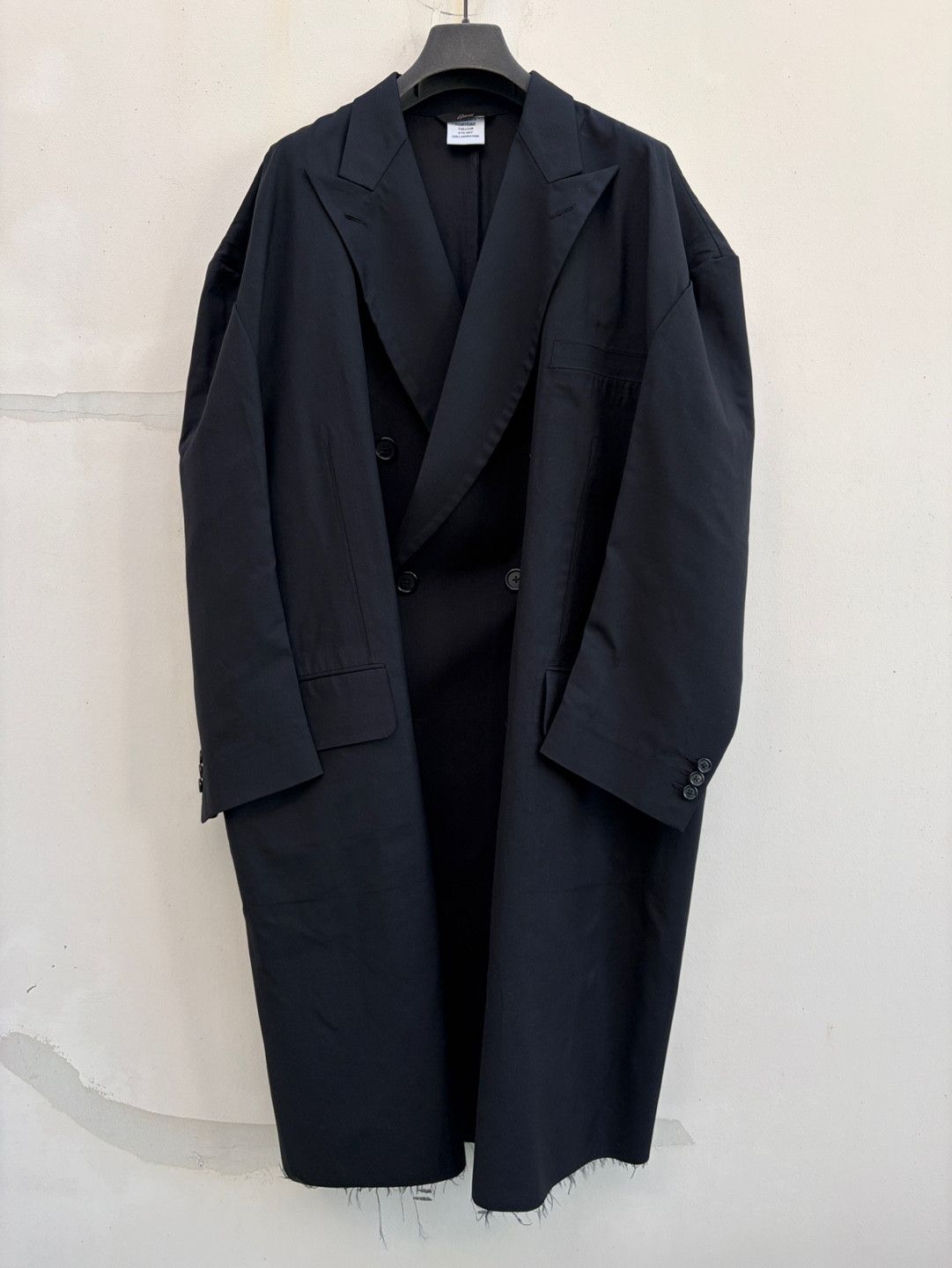 Vetements Vetements x Brioni FW17 Oversized Double breasted Coat Black Size US XL / EU 56 / 4 - 2 Thumbnail