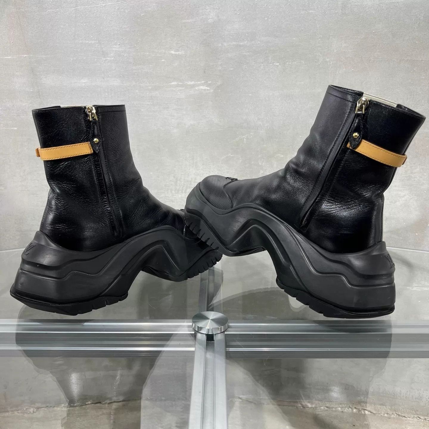 Louis Vuitton LV Archlight2.0 Black Leather Zipper Boots UK3.5 Size US 6 / IT 36 - 5 Thumbnail